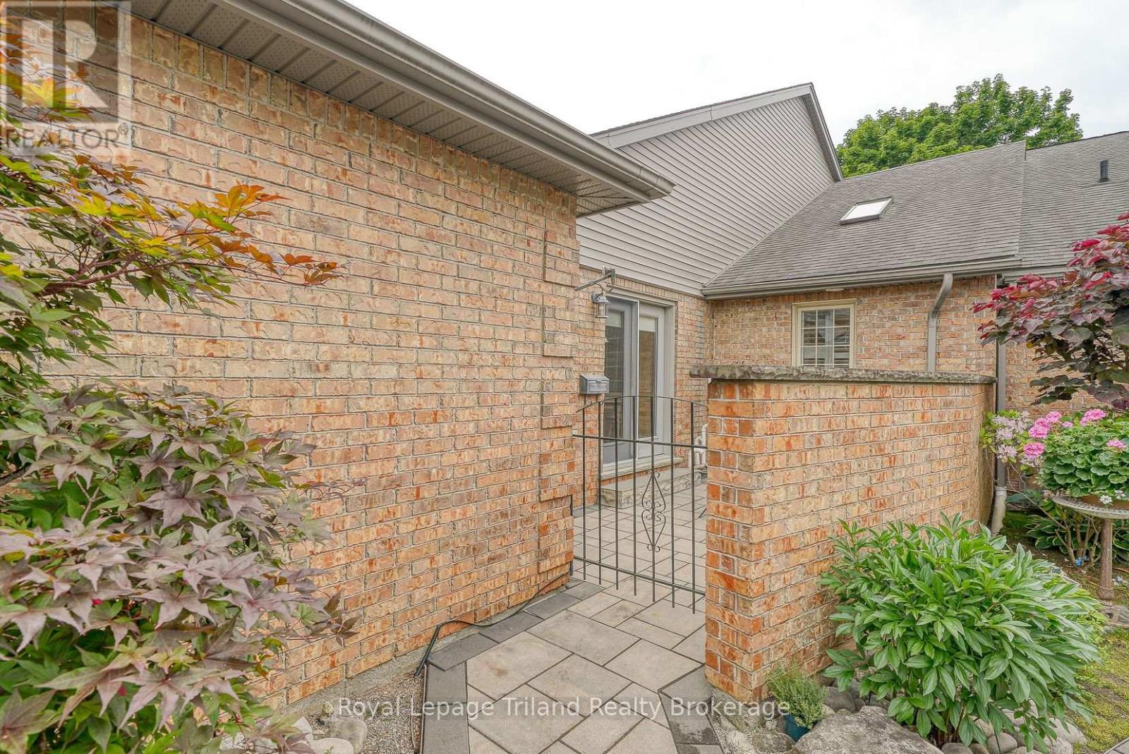 623 LANSDOWNE AVENUE - 4