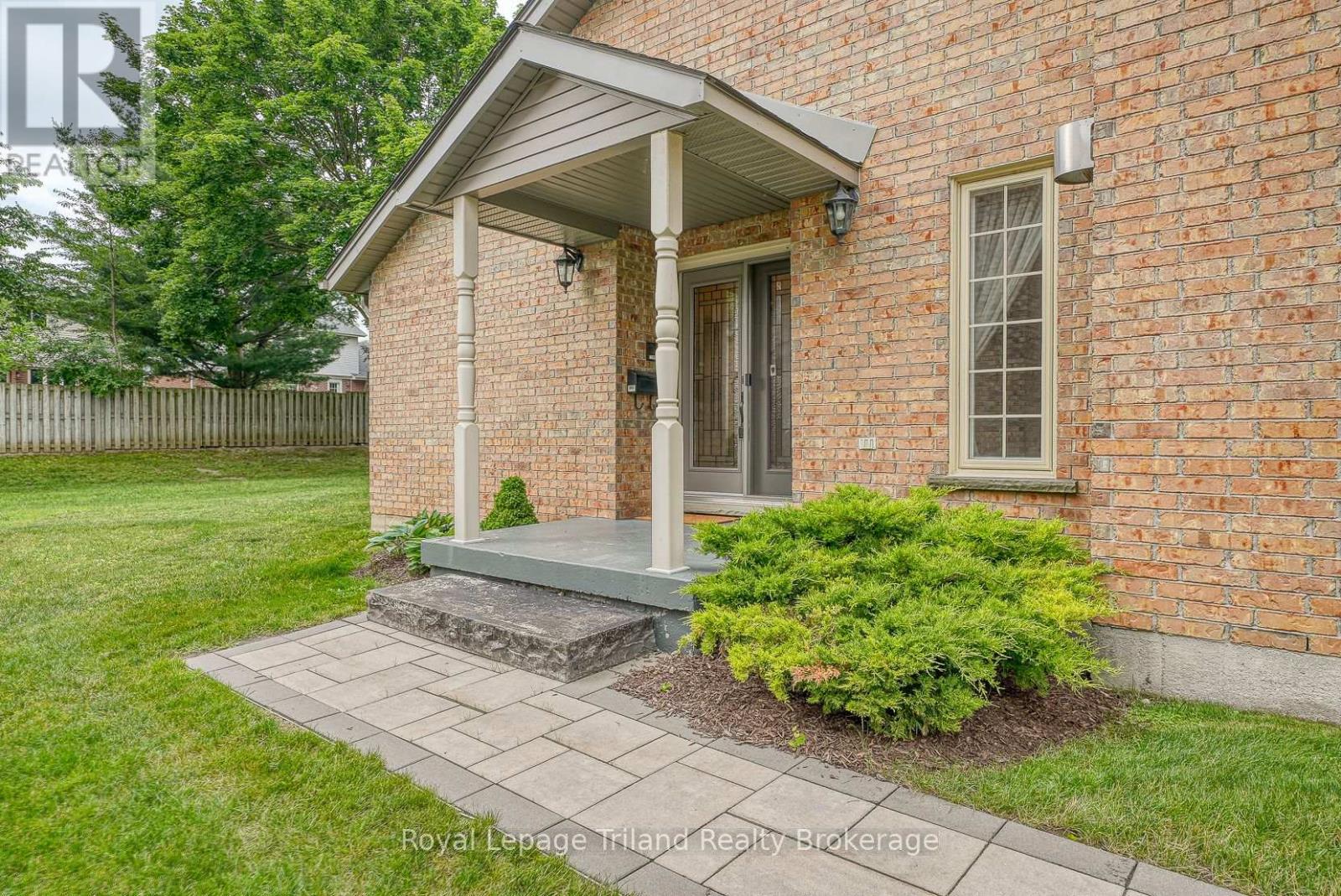 623 LANSDOWNE AVENUE - 8