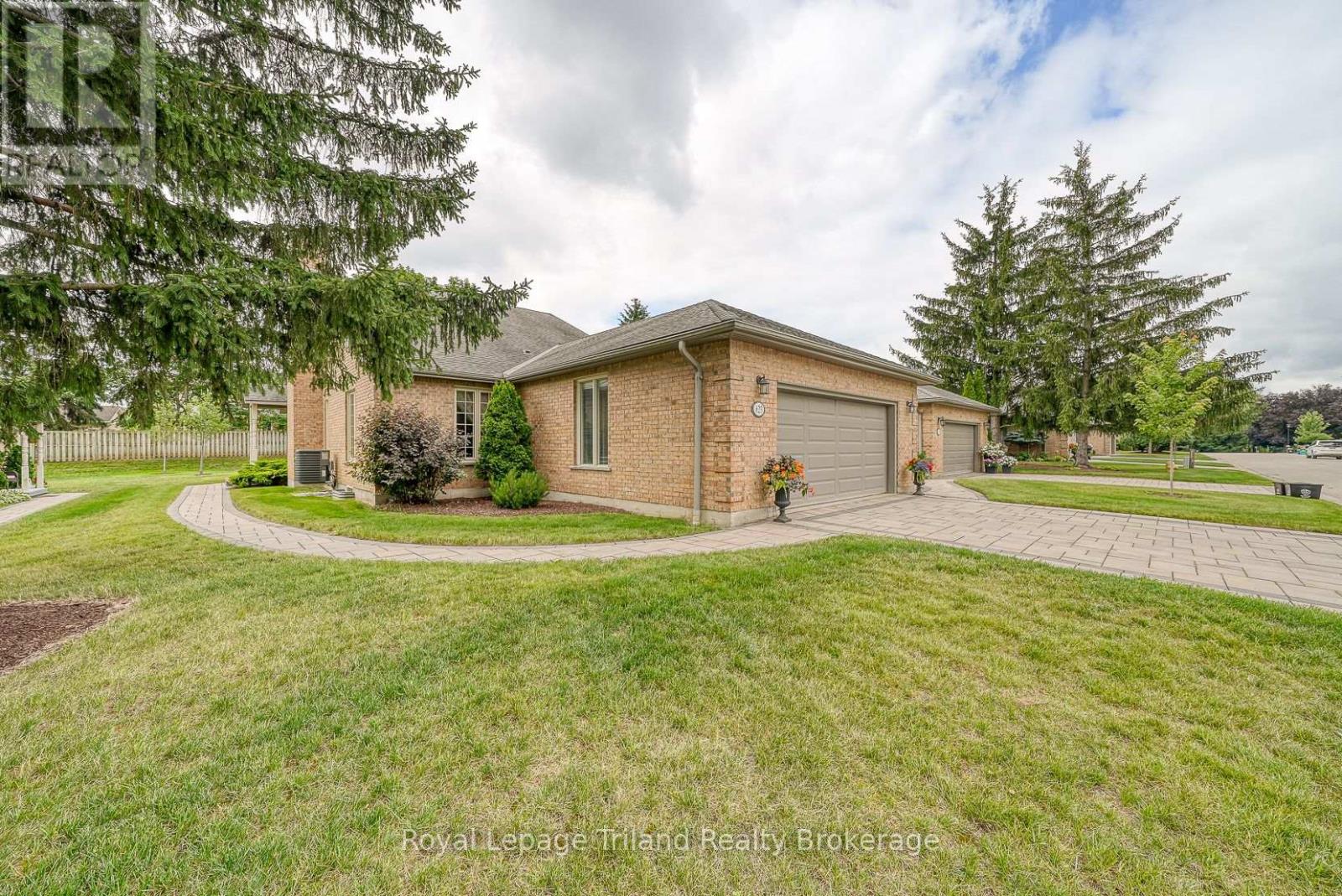 623 LANSDOWNE AVENUE - 7
