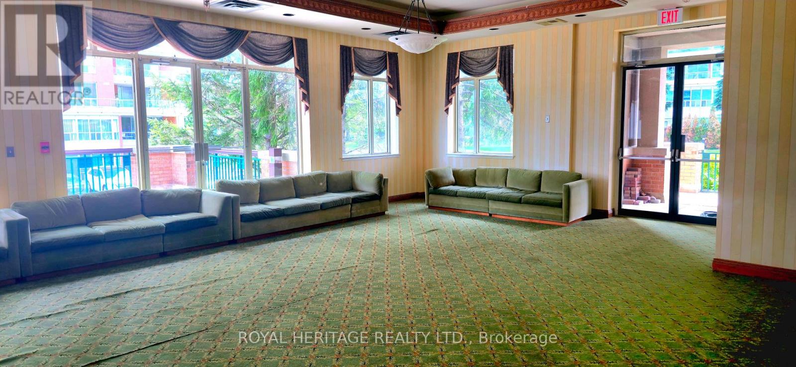 #1108 410 MCLEVIN AVENUE - 33