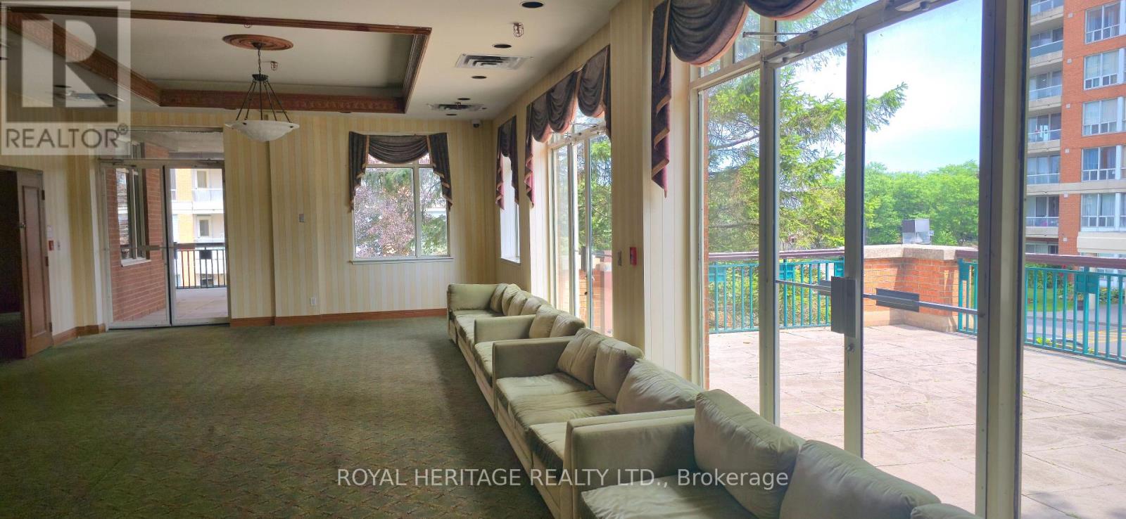 #1108 410 MCLEVIN AVENUE - 34