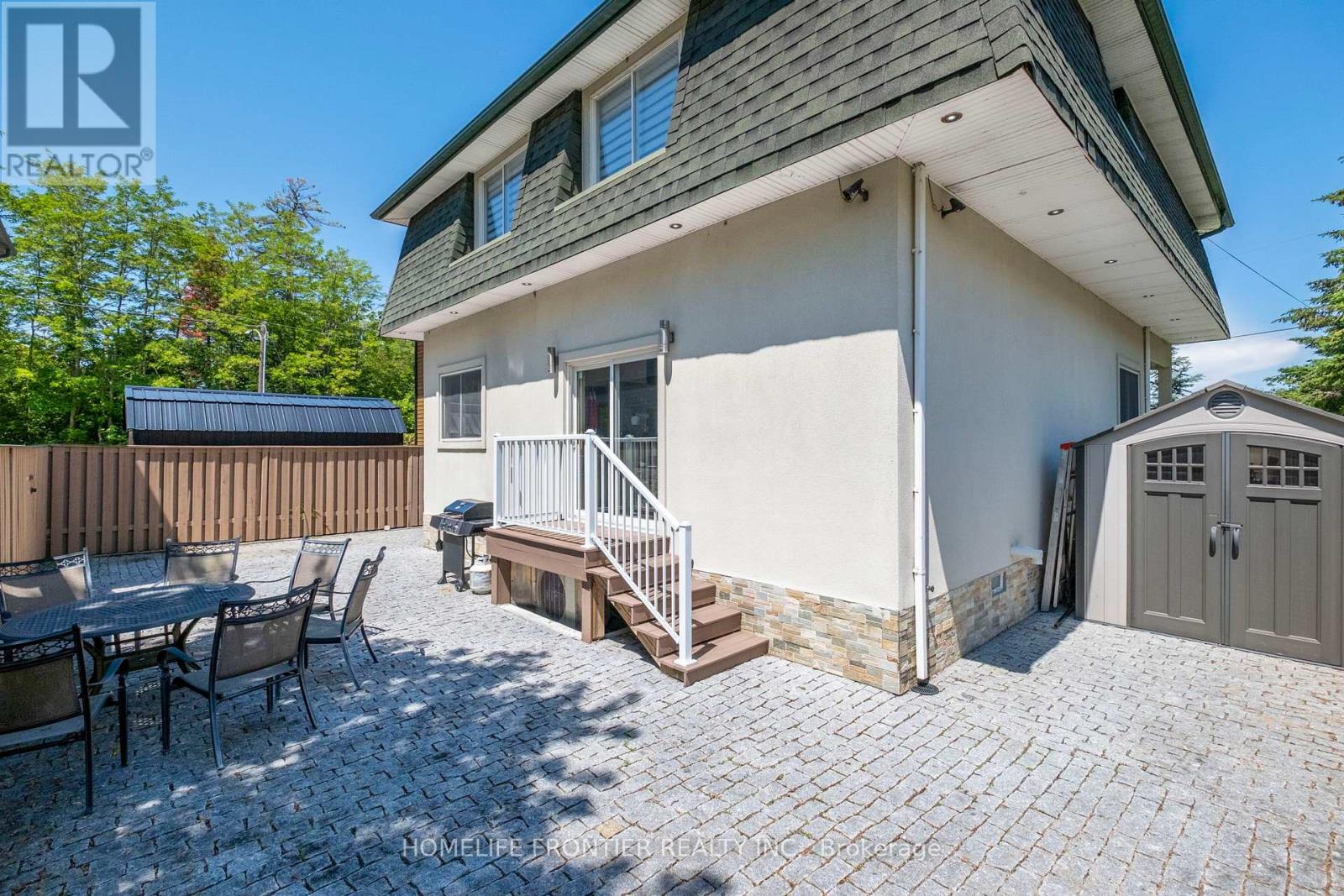 813 LAKE DRIVE E - 35