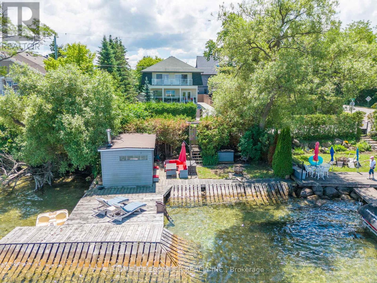 813 LAKE DRIVE E - 44
