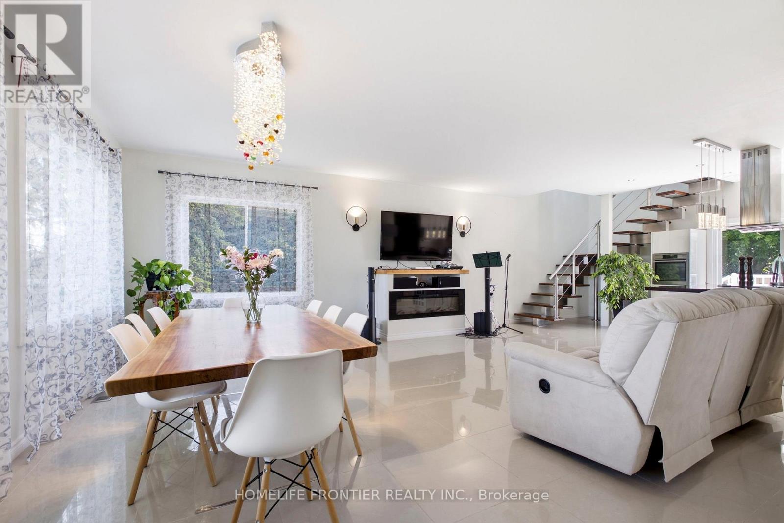 813 LAKE DRIVE E - 8