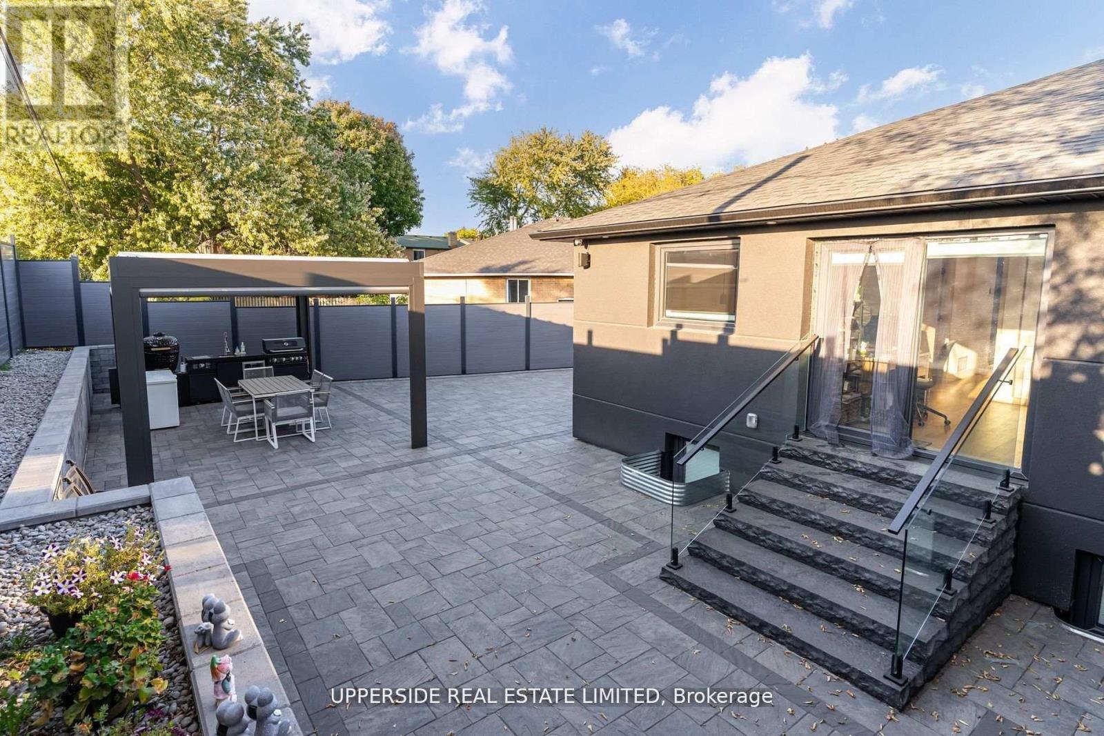 61 MARLIN COURT - 24