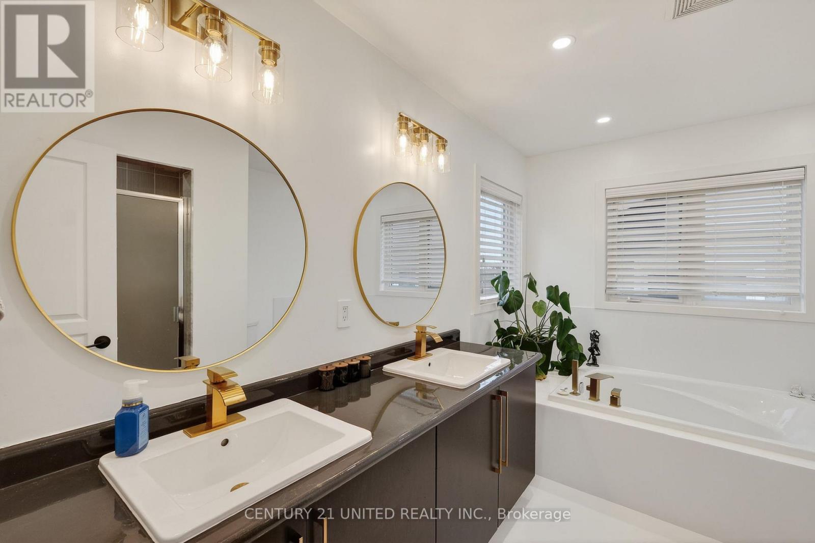 696 FISHER STREET - 26
