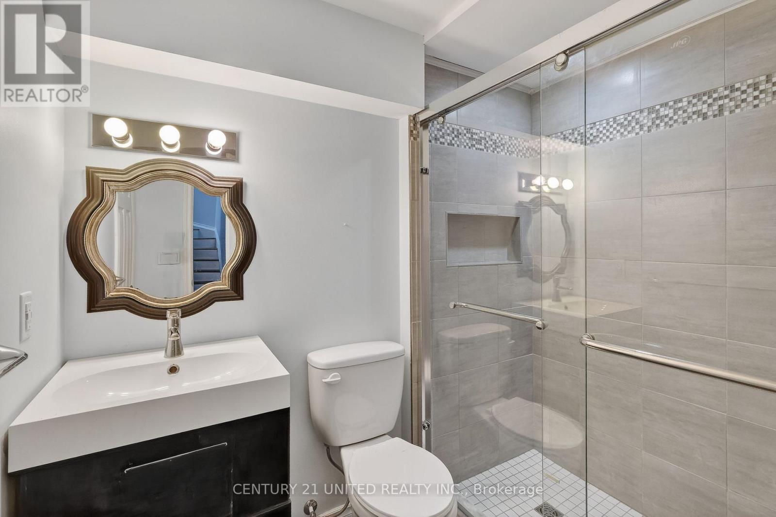 696 FISHER STREET - 35