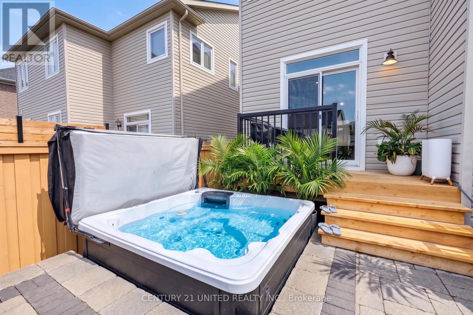 696 FISHER STREET - 42