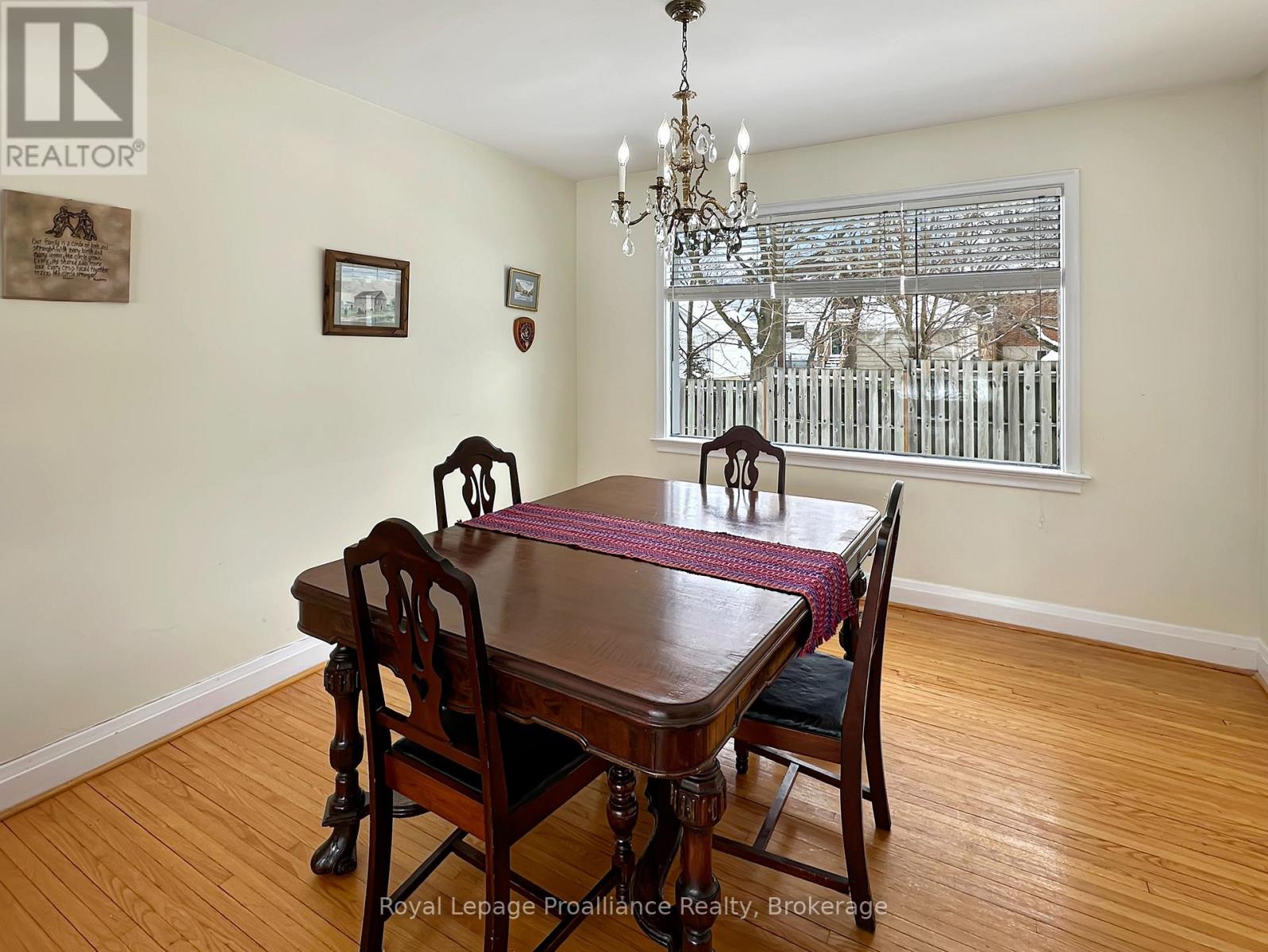 7 EASTWOOD PARK DRIVE - 12