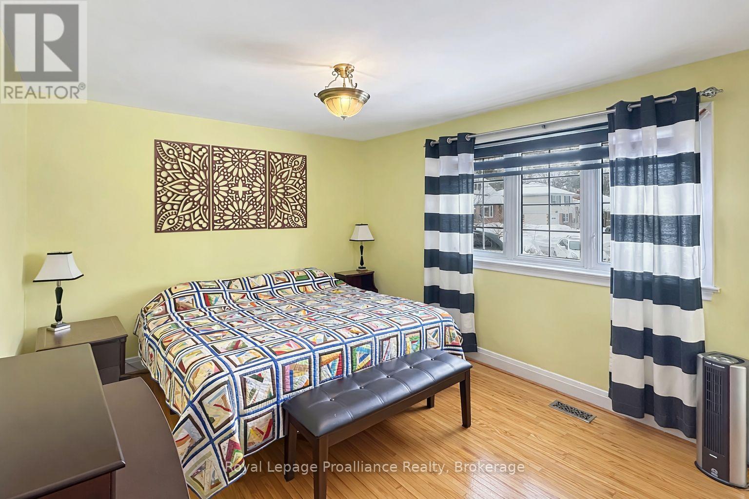 7 EASTWOOD PARK DRIVE - 19