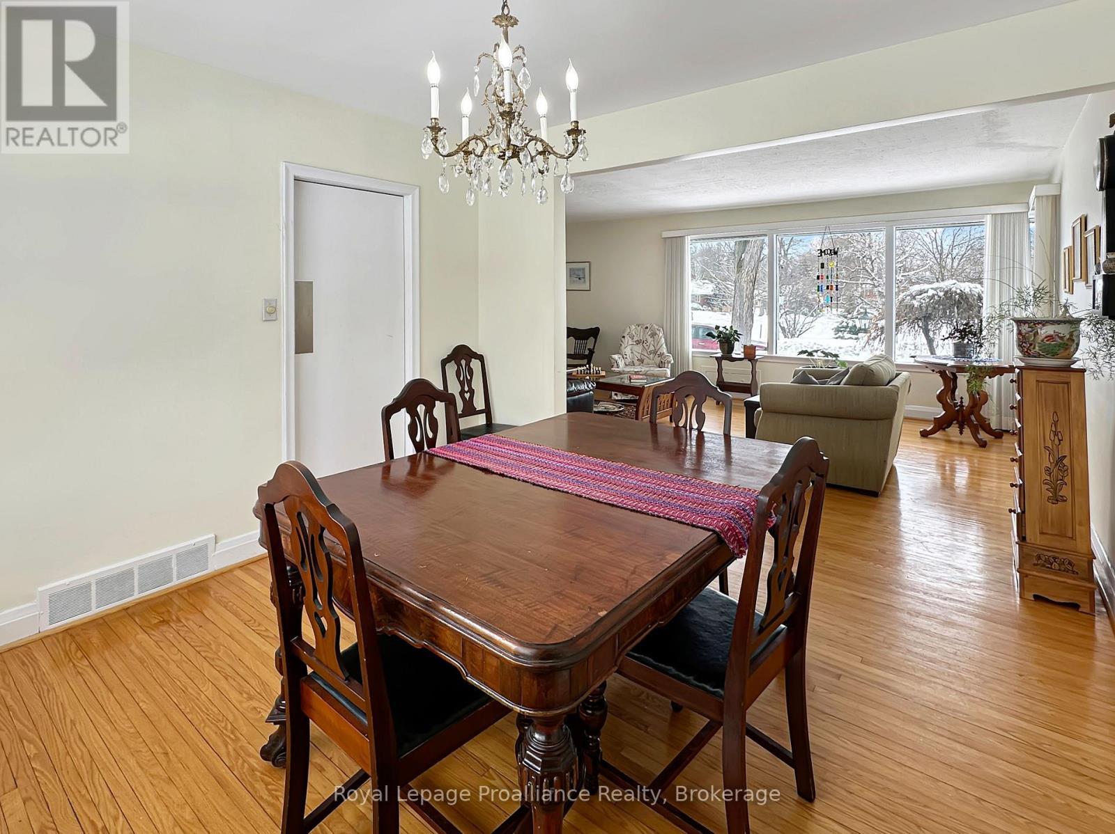 7 EASTWOOD PARK DRIVE - 13