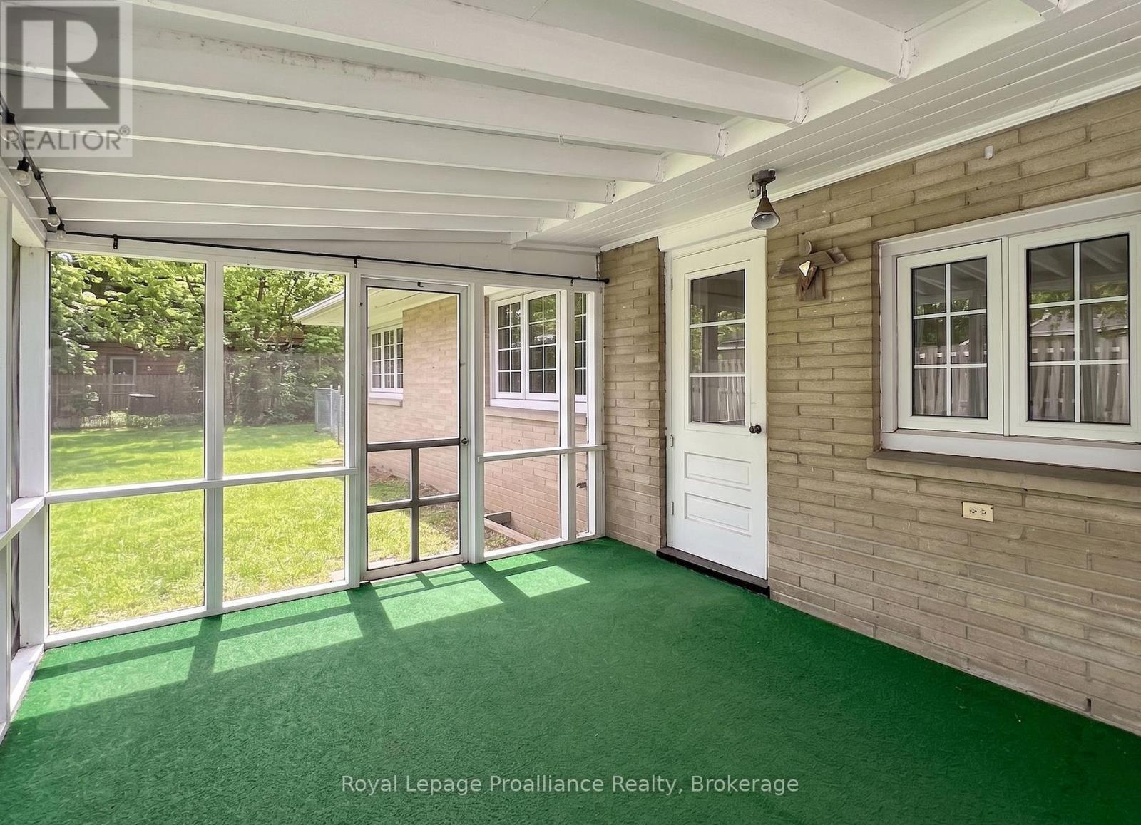 7 EASTWOOD PARK DRIVE - 39