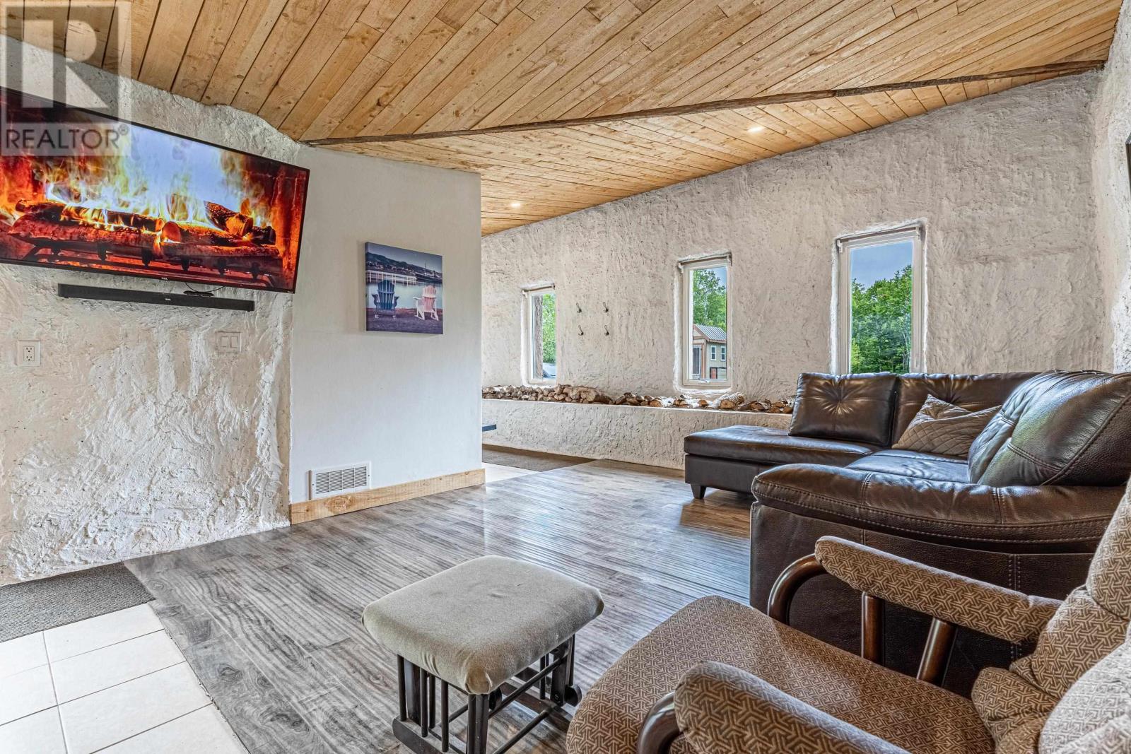 3112 PETERS Road - 10