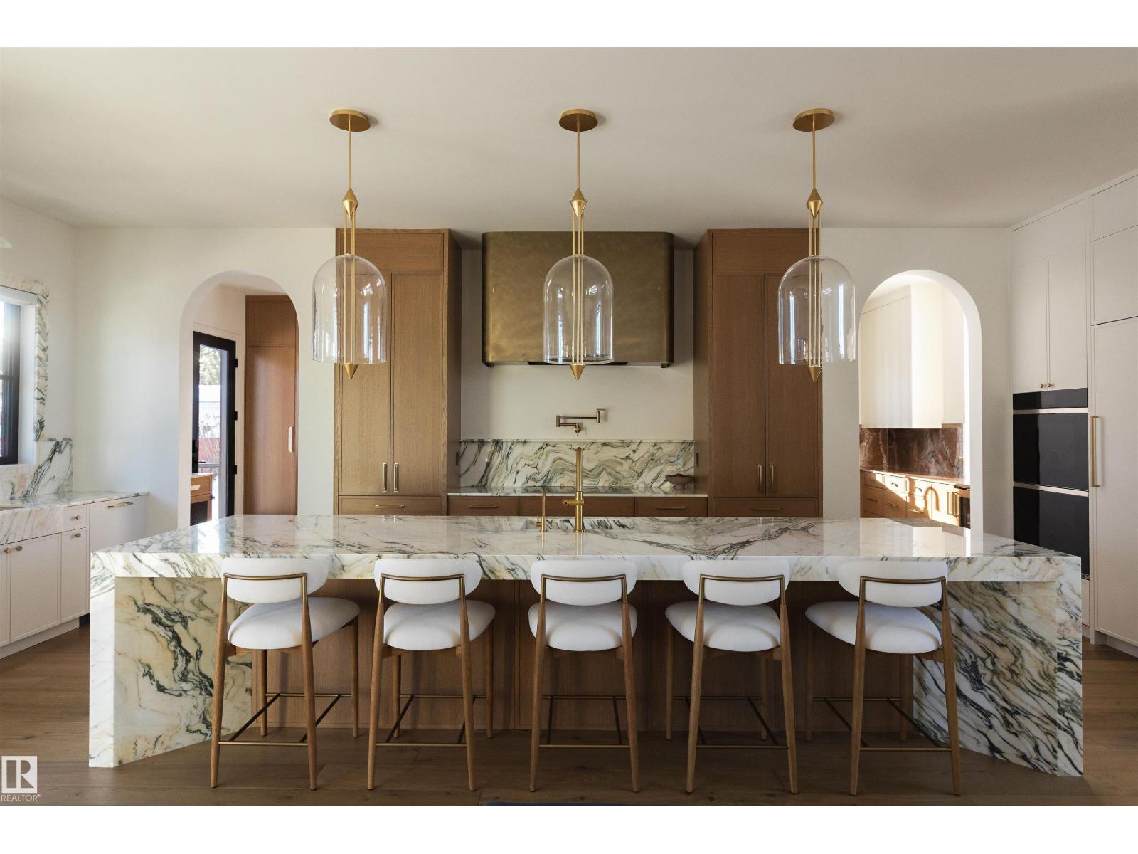 9135 141 ST NW - 6