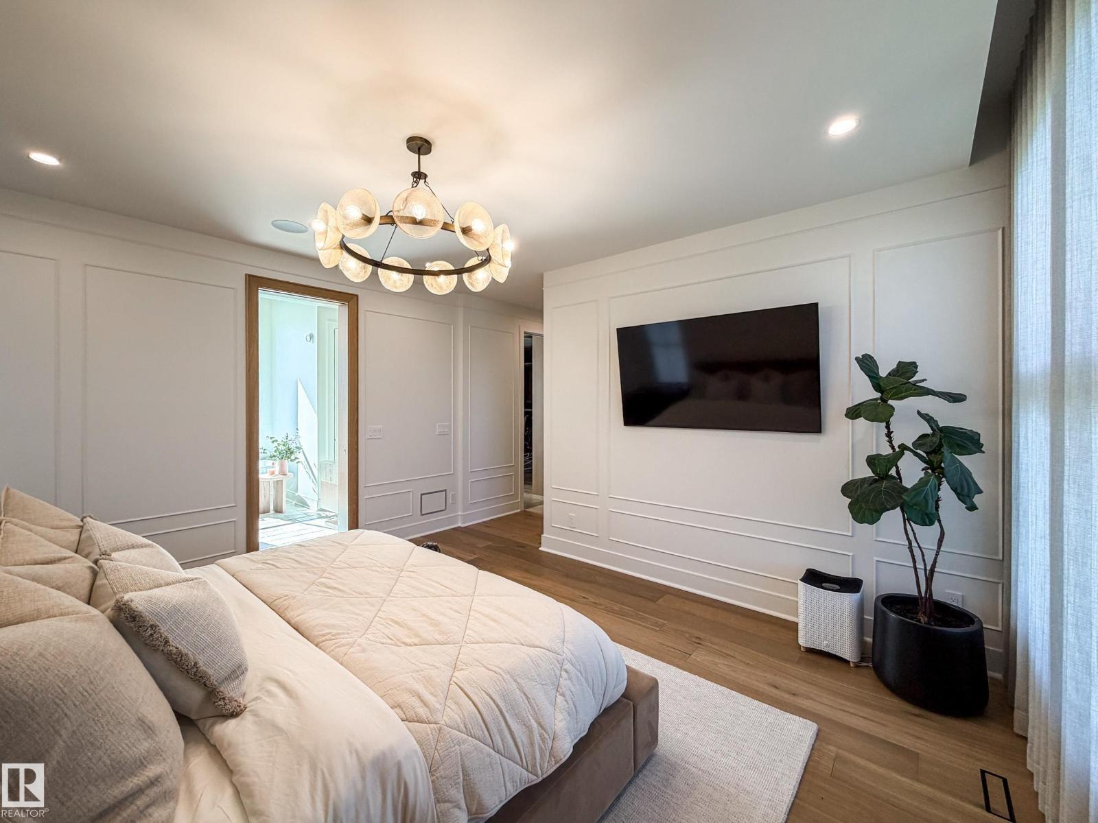 9135 141 ST NW - 25