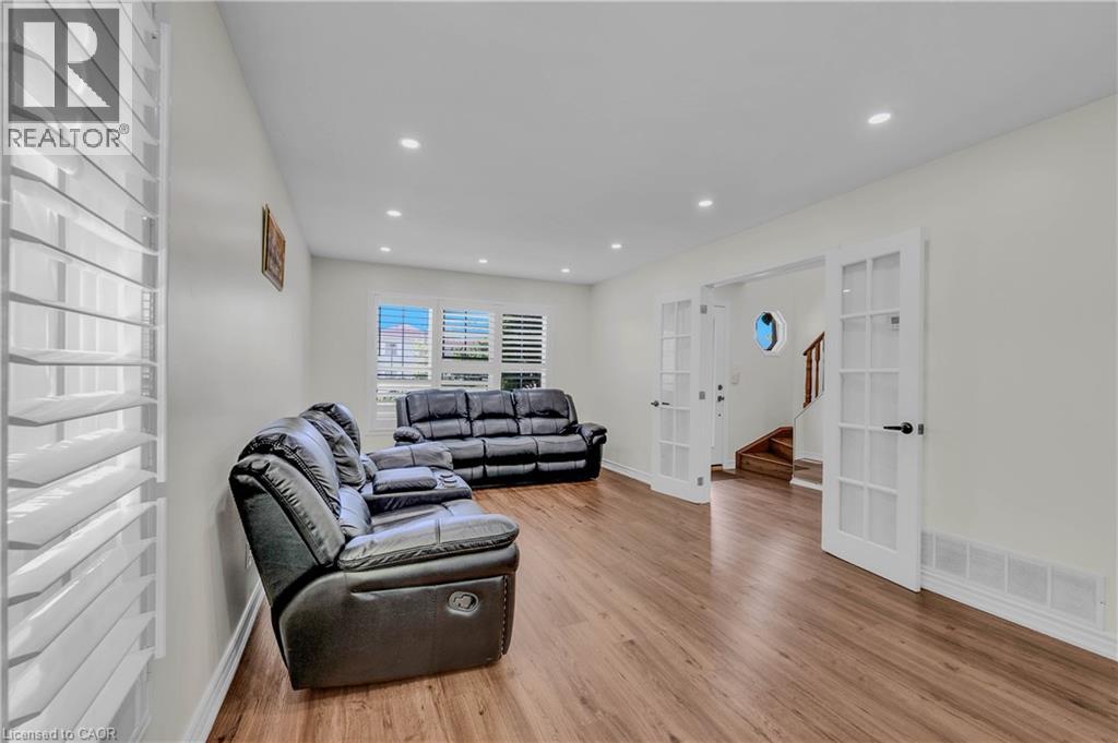 191 STIRLING MACGREGOR Drive - 11