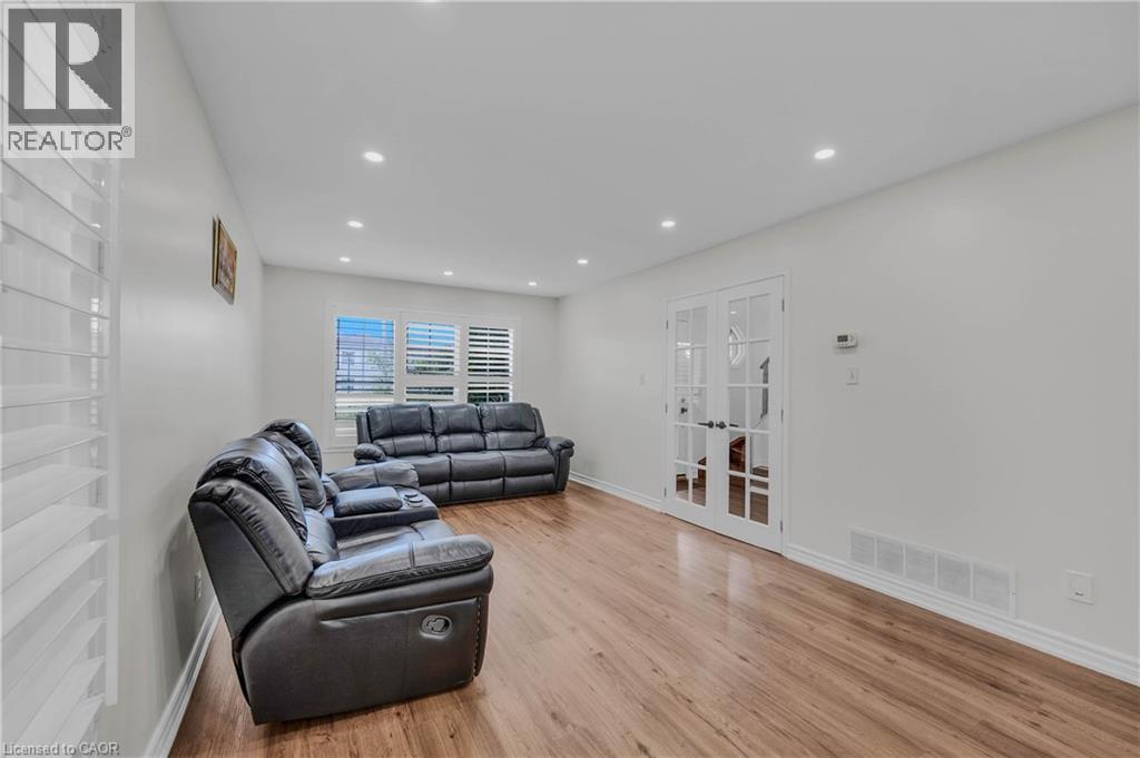 191 STIRLING MACGREGOR Drive - 12
