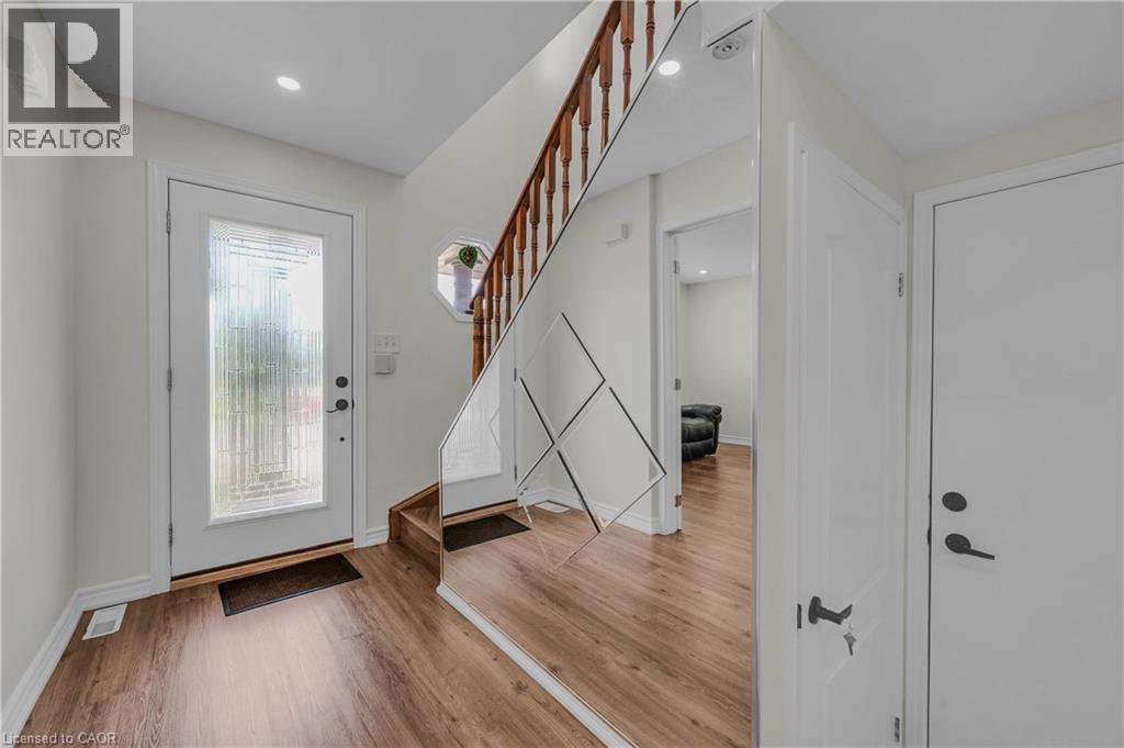 191 STIRLING MACGREGOR Drive - 7