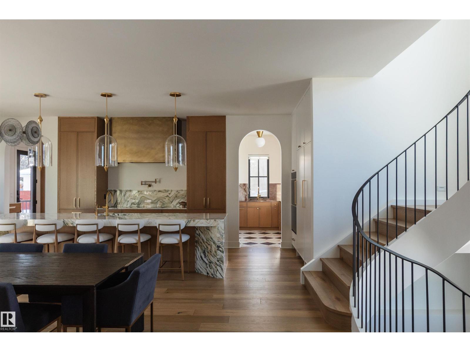 9135 141 ST NW - 14