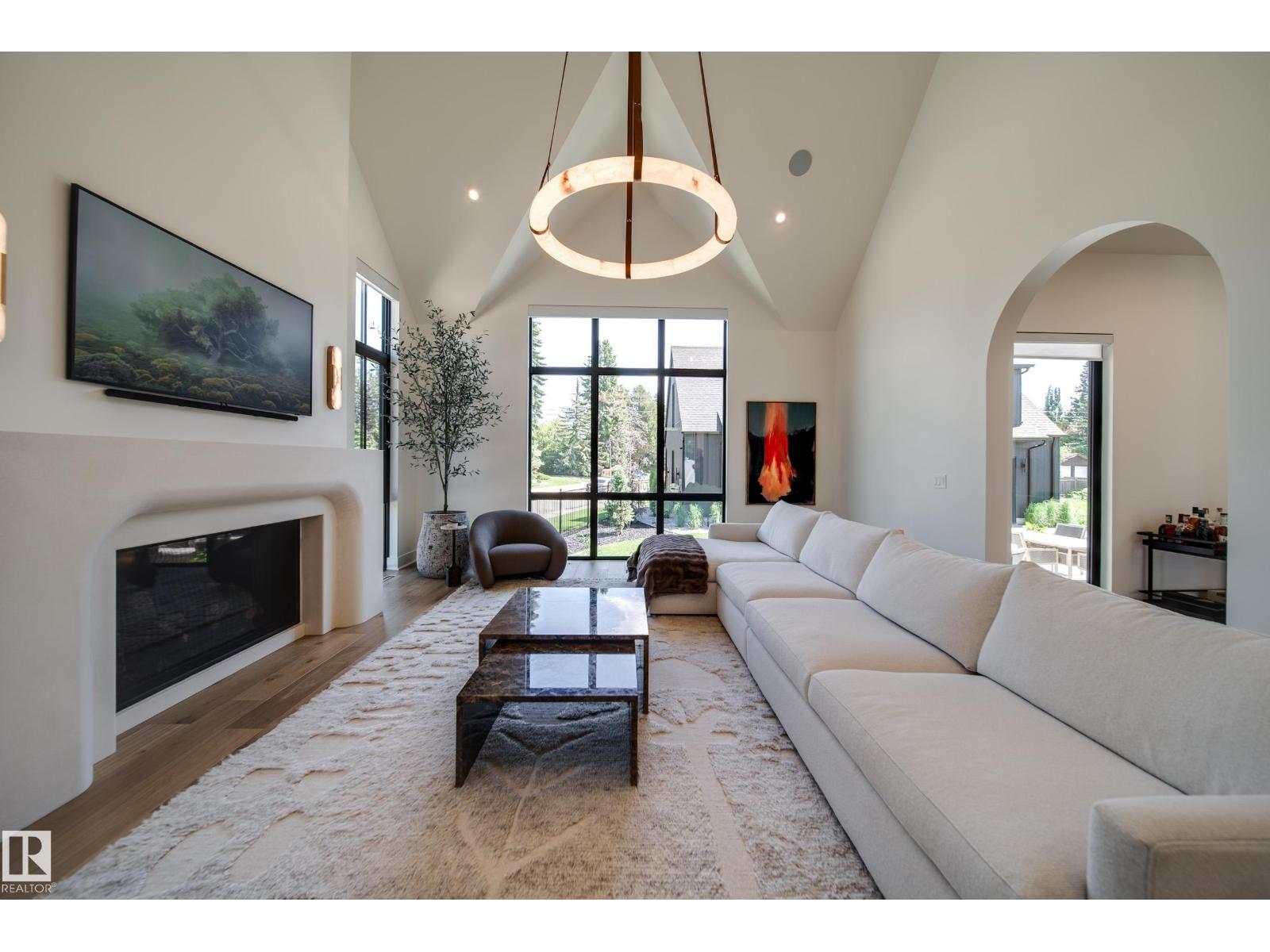 9135 141 ST NW - 4