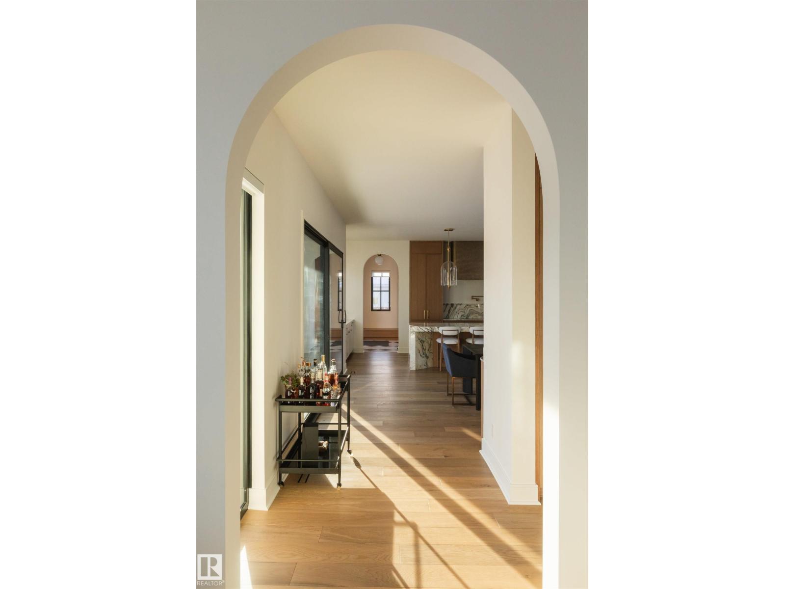 9135 141 ST NW - 18