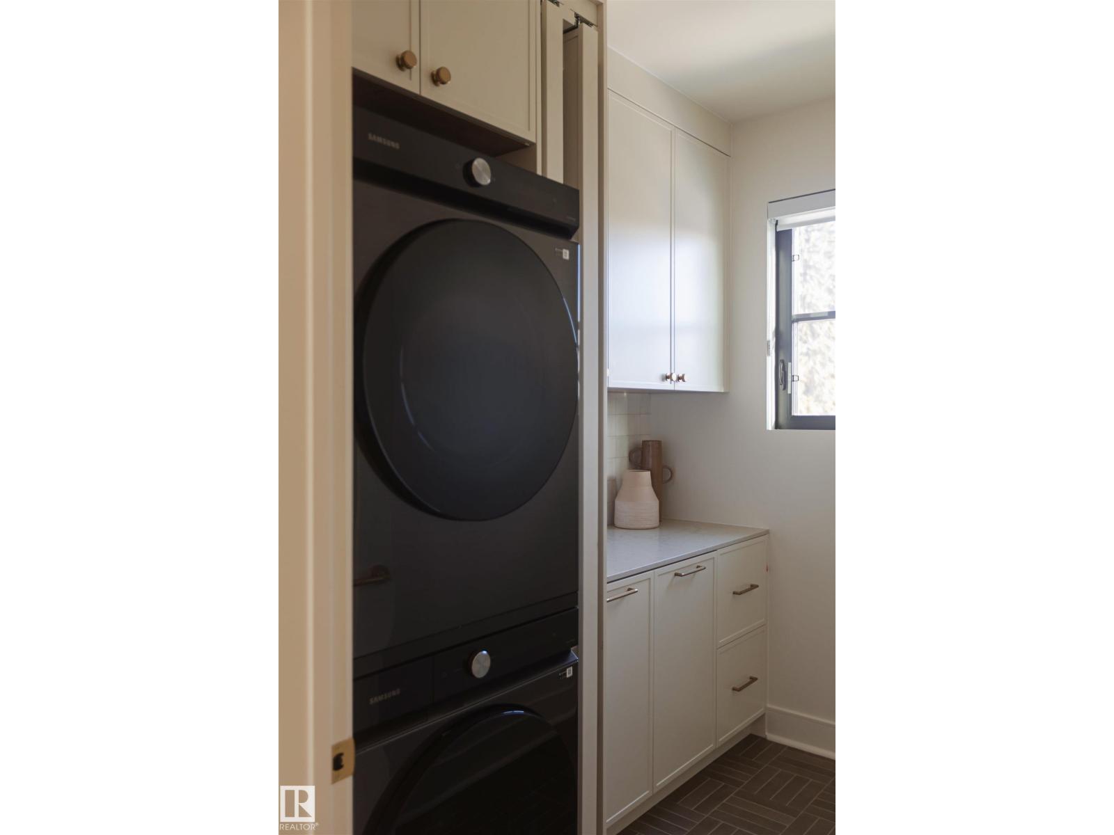 9135 141 ST NW - 37