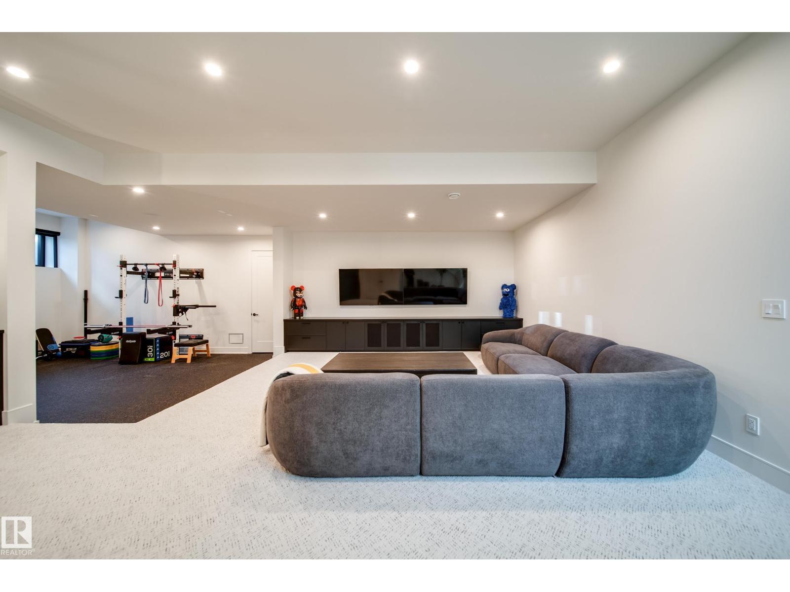 9135 141 ST NW - 39