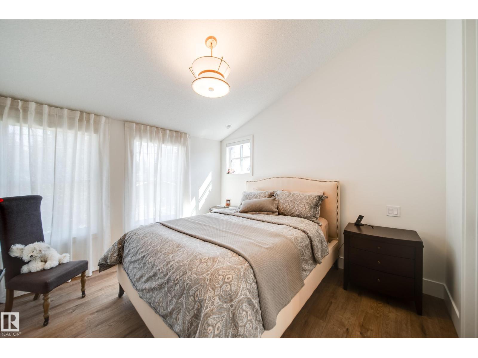 9135 141 ST NW - 62