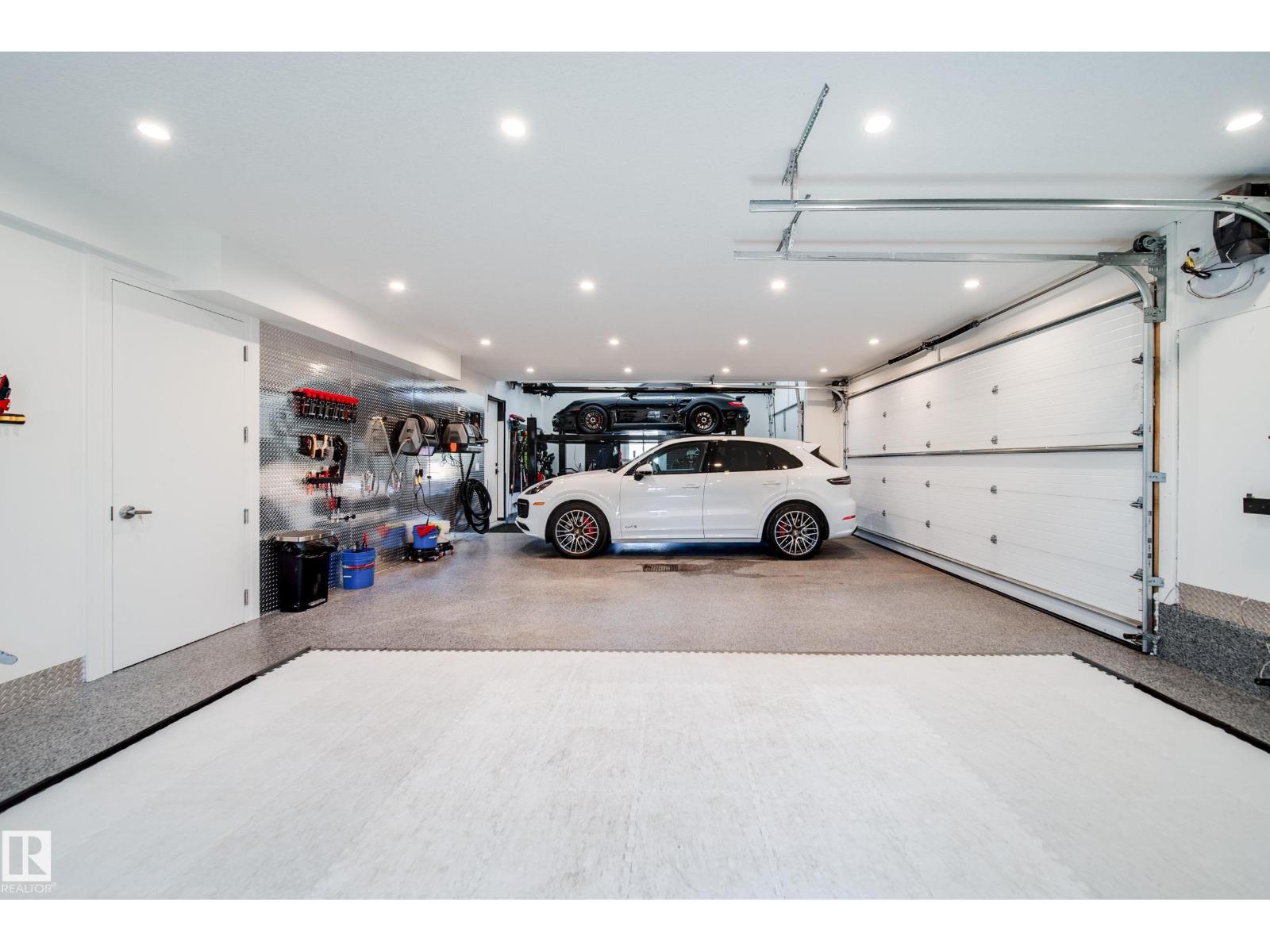 9135 141 ST NW - 51