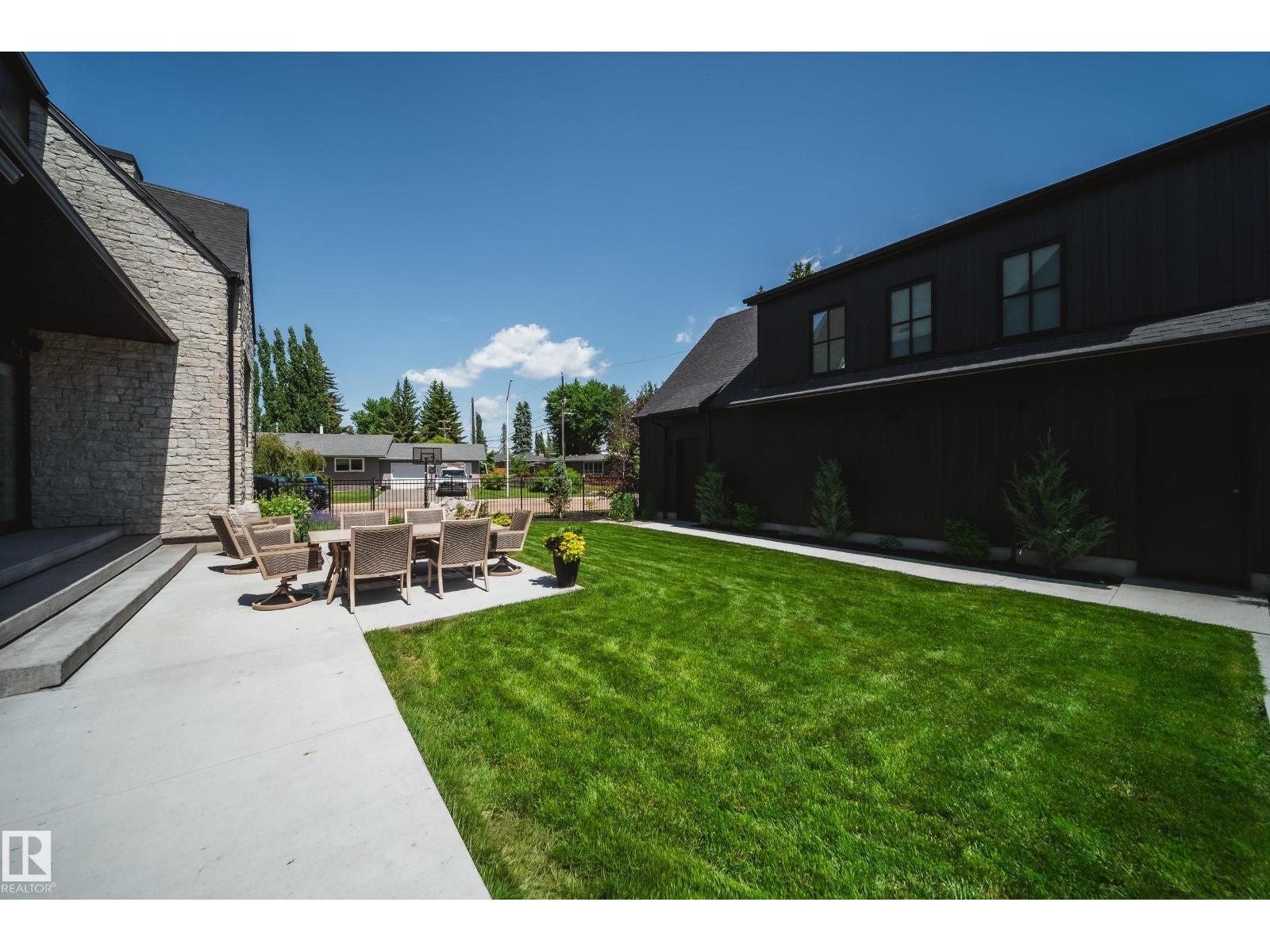 9135 141 ST NW - 47