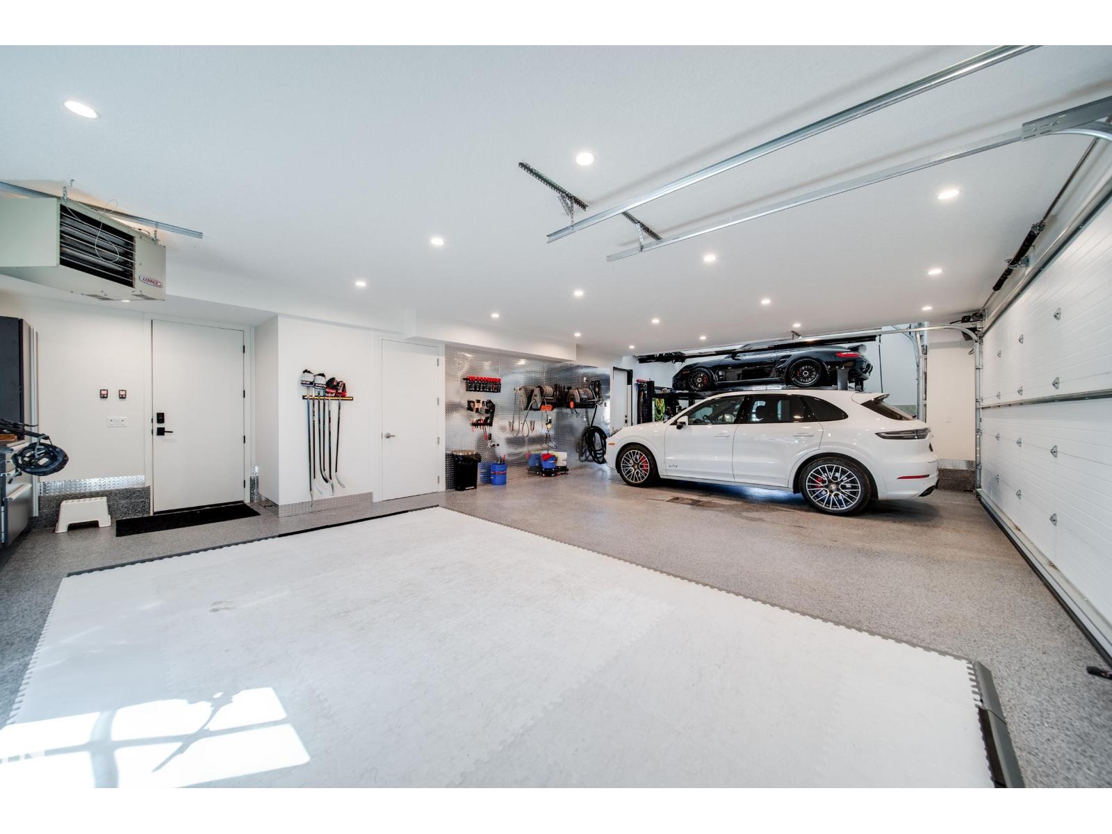 9135 141 ST NW - 53