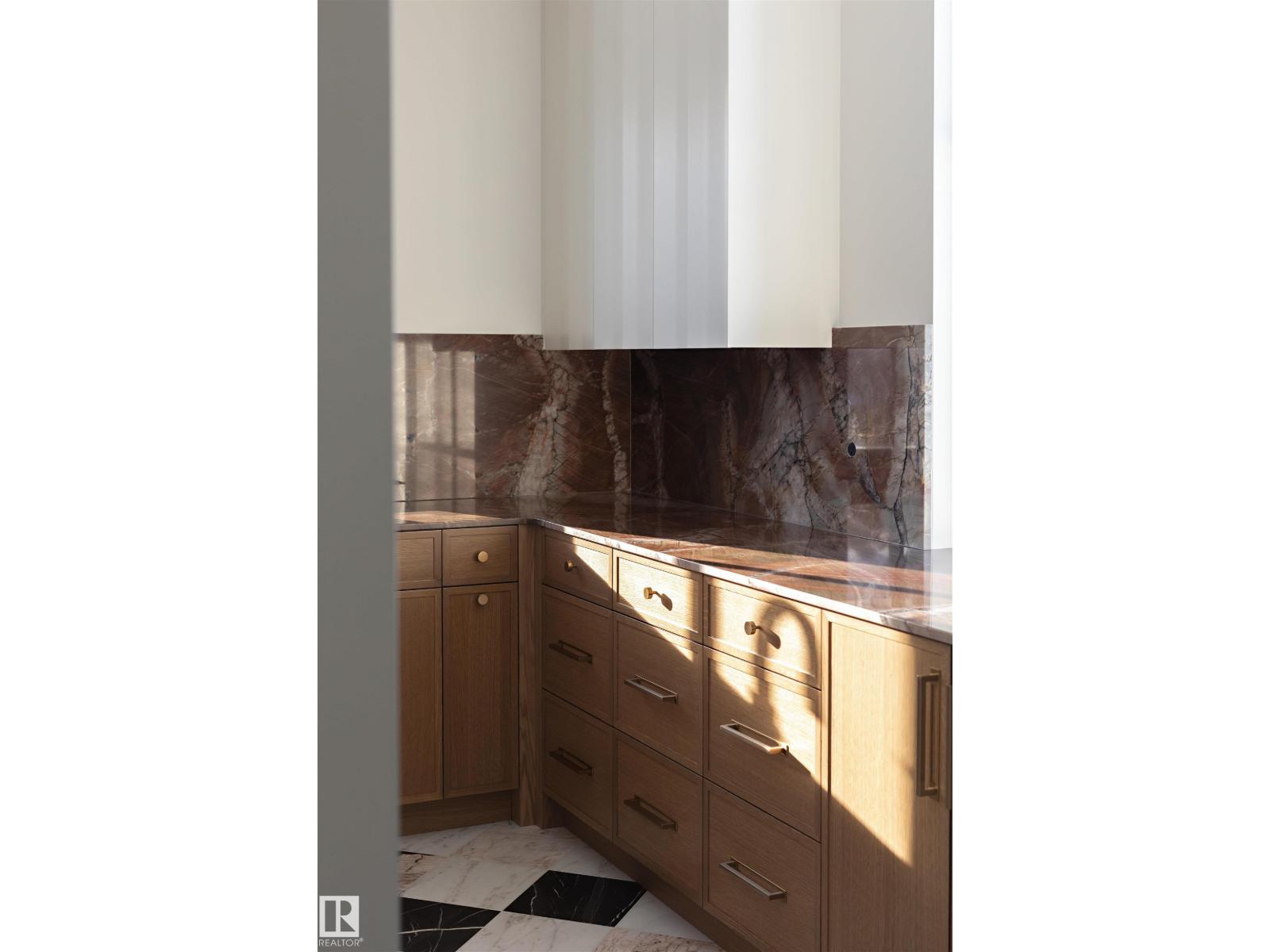 9135 141 ST NW - 13