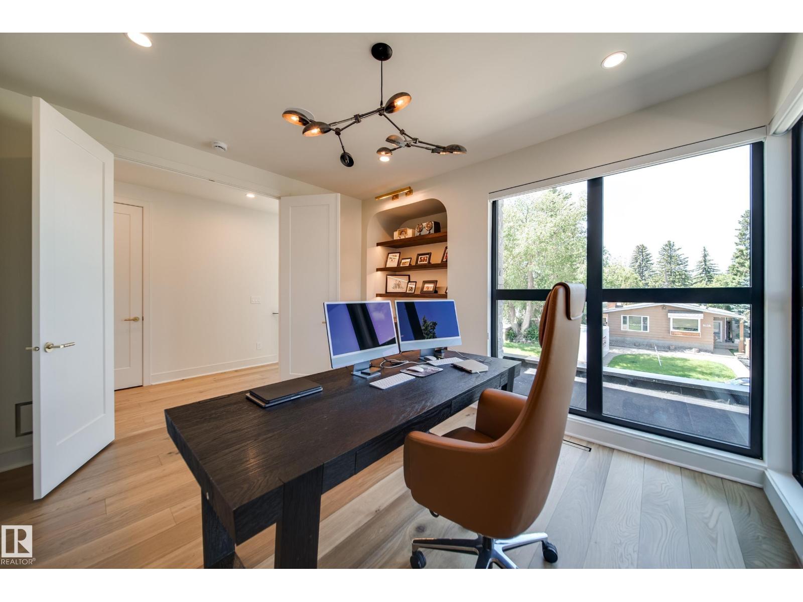9135 141 ST NW - 22