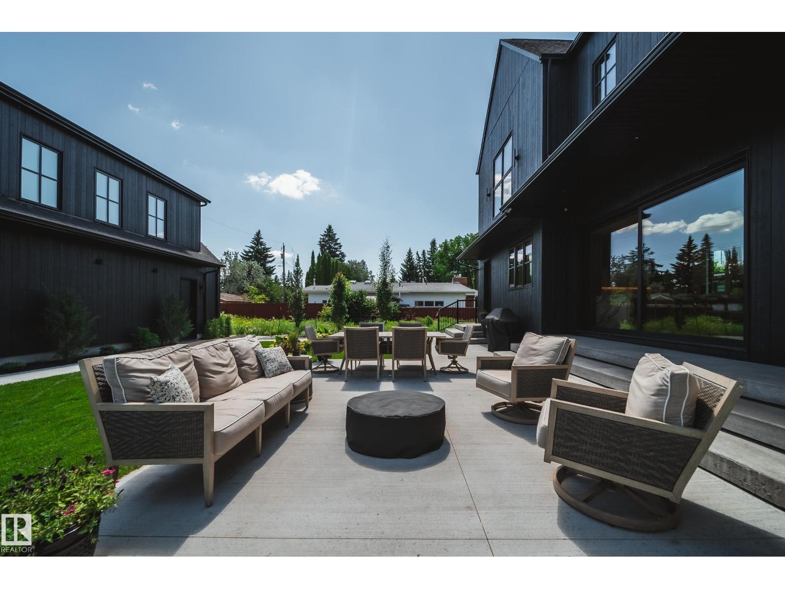 9135 141 ST NW - 50