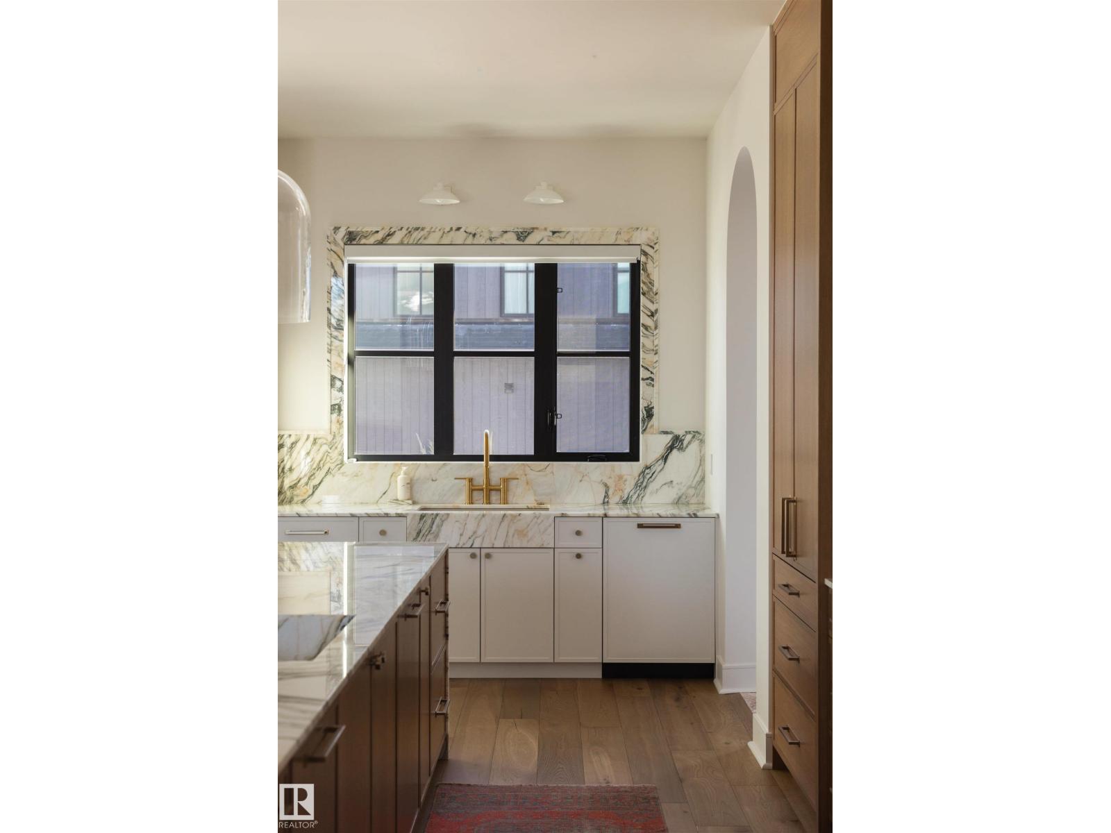 9135 141 ST NW - 8