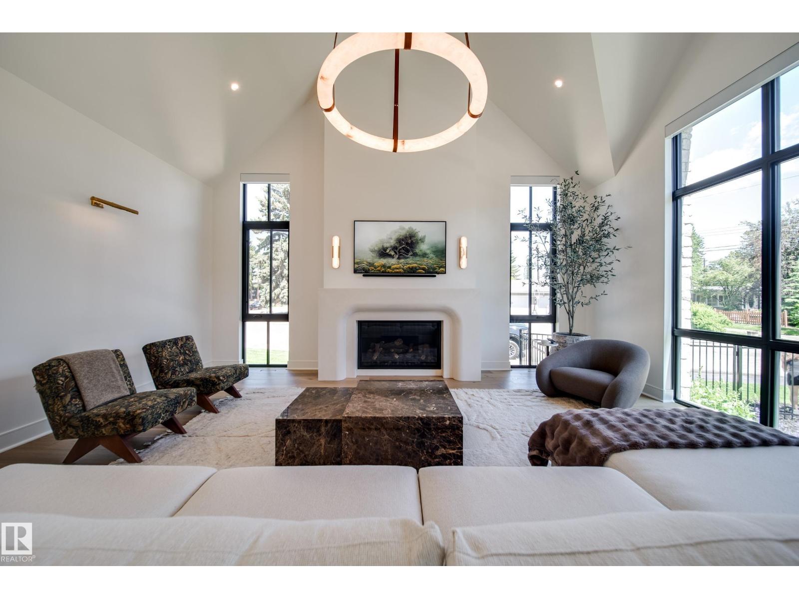 9135 141 ST NW - 5