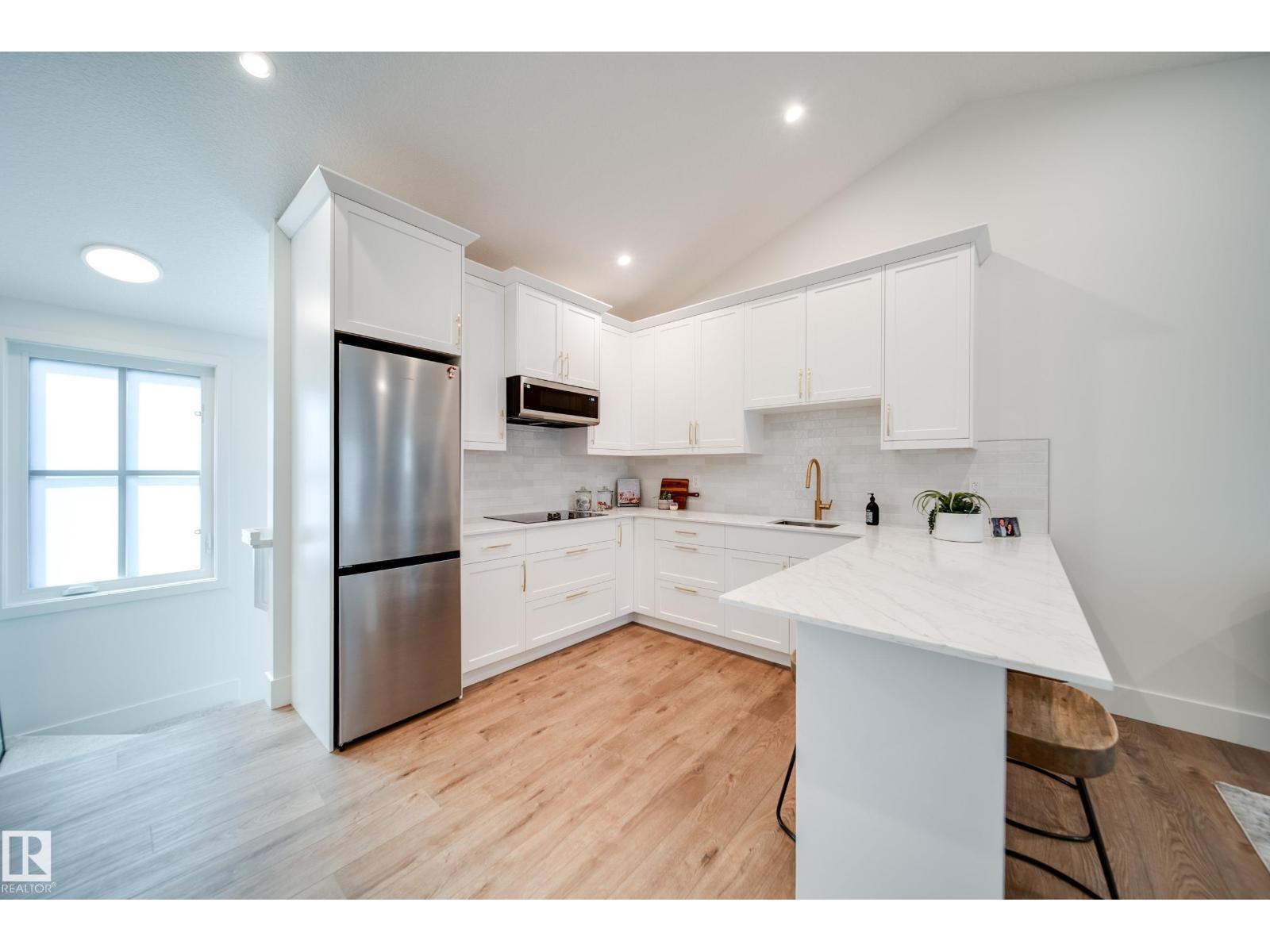 9135 141 ST NW - 56