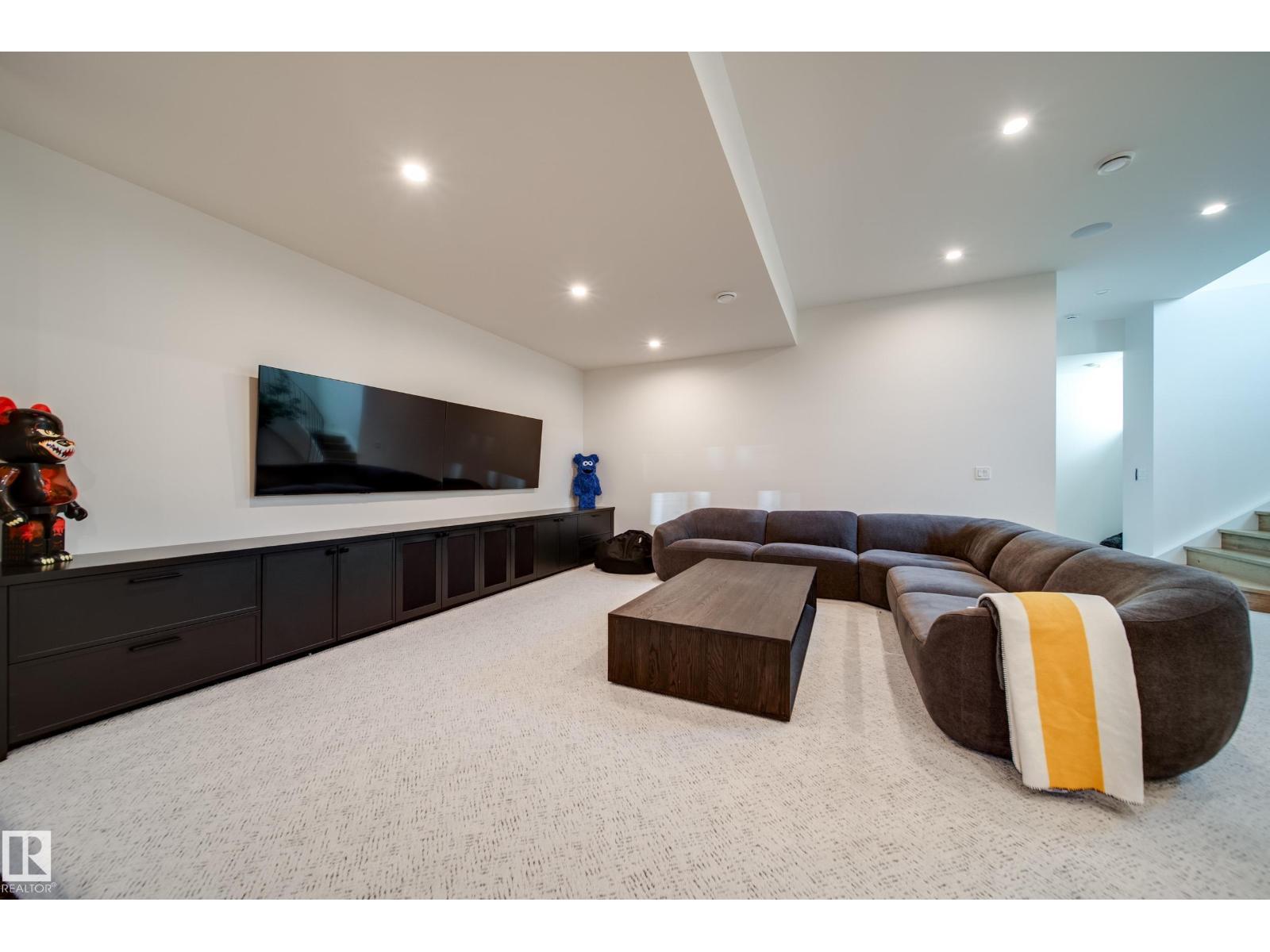 9135 141 ST NW - 42