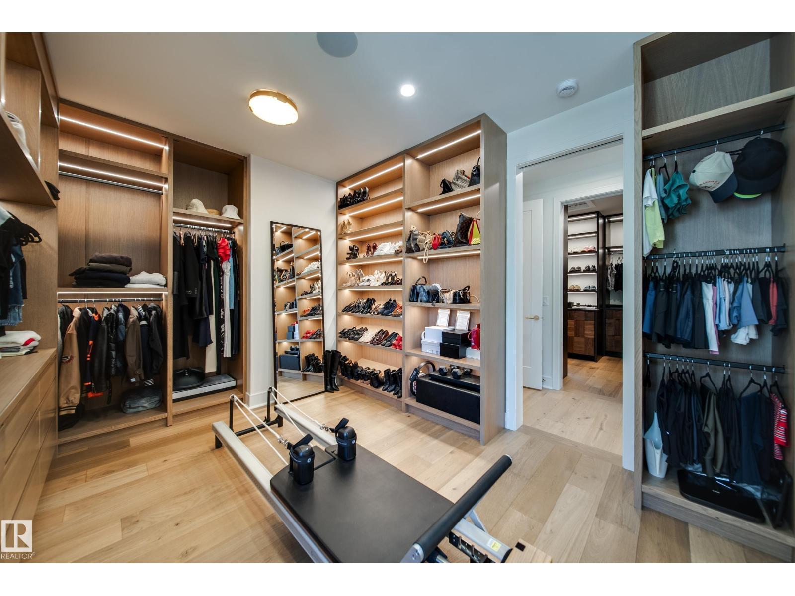 9135 141 ST NW - 32
