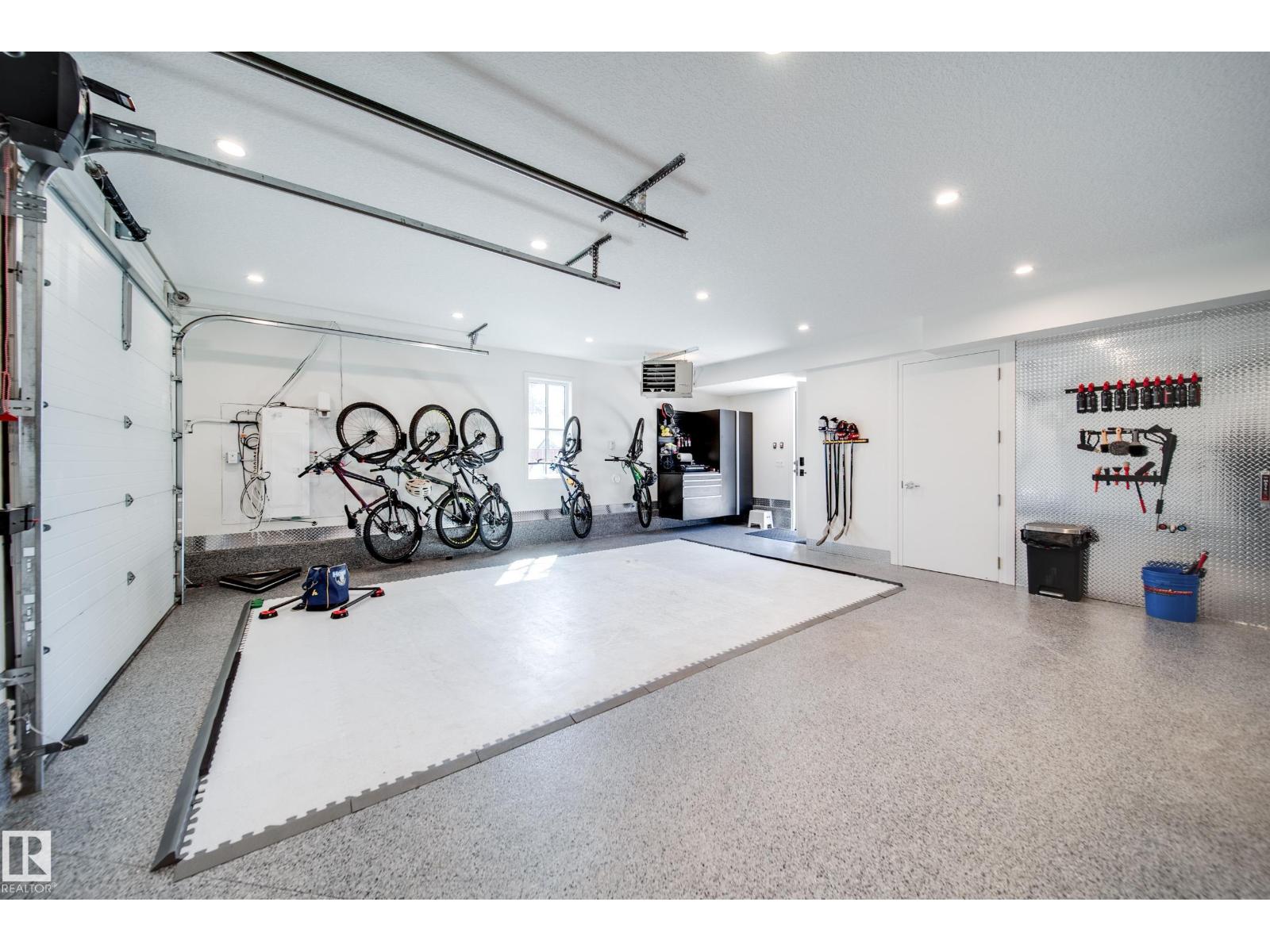 9135 141 ST NW - 52