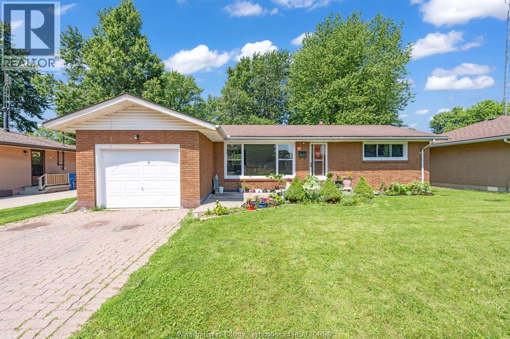 71 Danforth AVENUE - 1