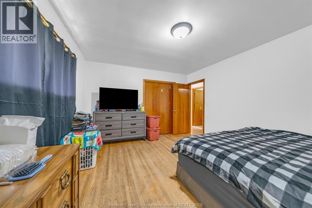 71 Danforth AVENUE - 11