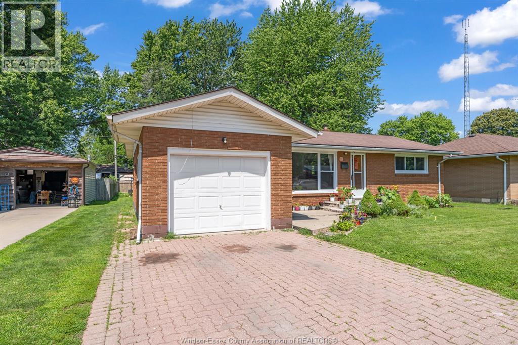 71 Danforth AVENUE - 25