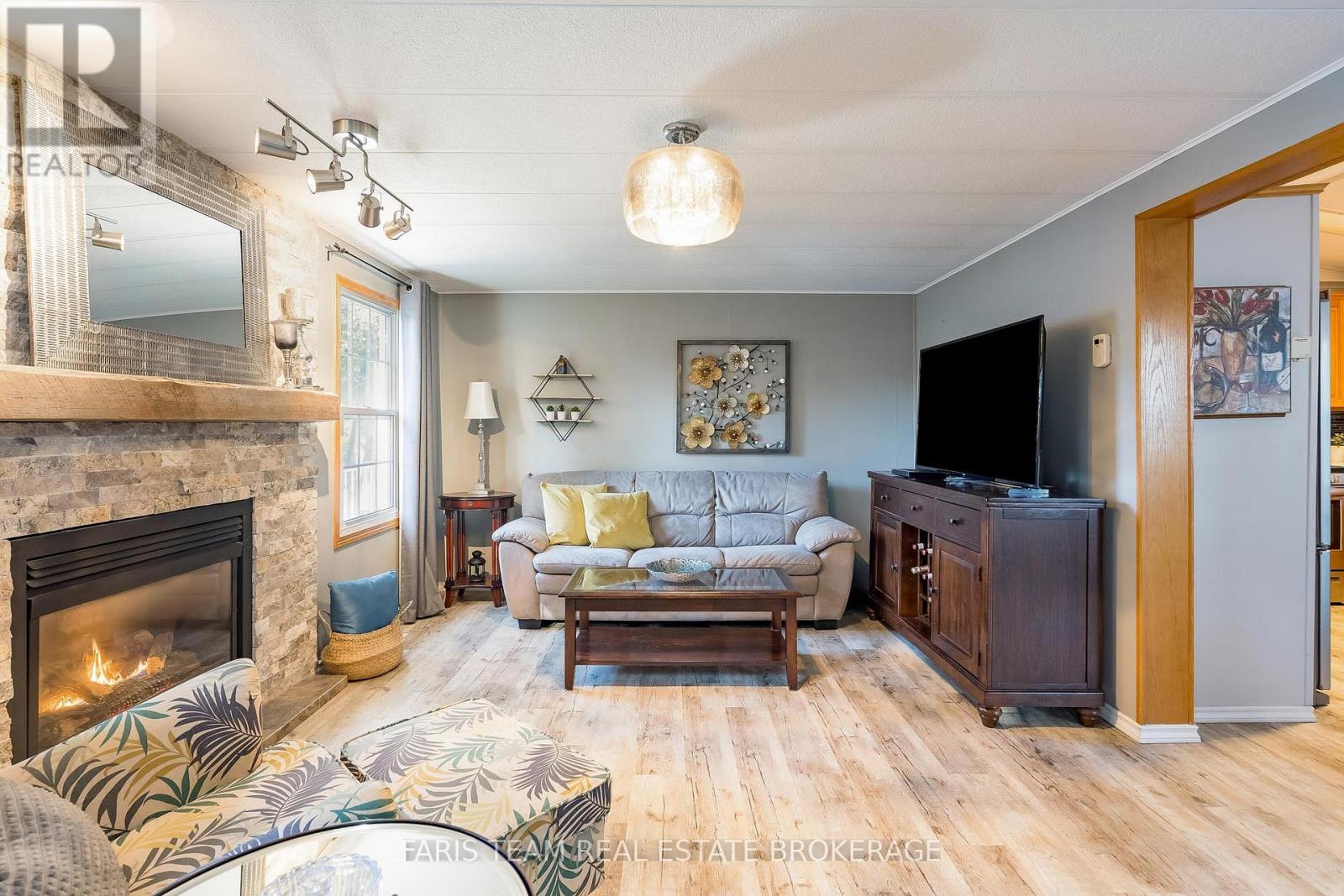 3 ST JAMES PLACE - 13