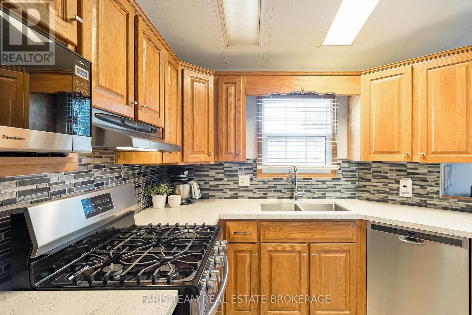 3 ST JAMES PLACE - 8