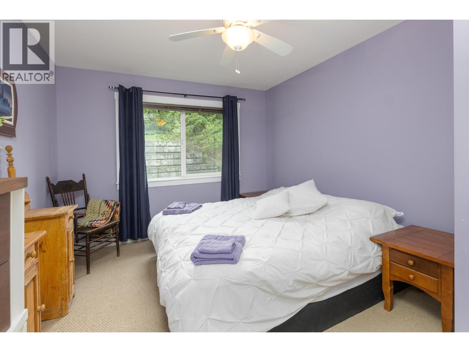 #4 1596 Okanagan Avenue SE - 24