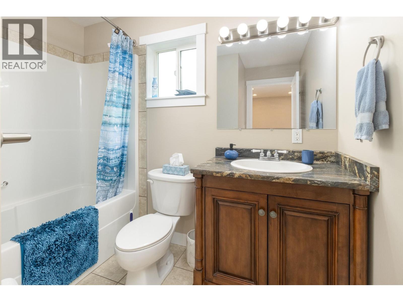 #4 1596 Okanagan Avenue SE - 26