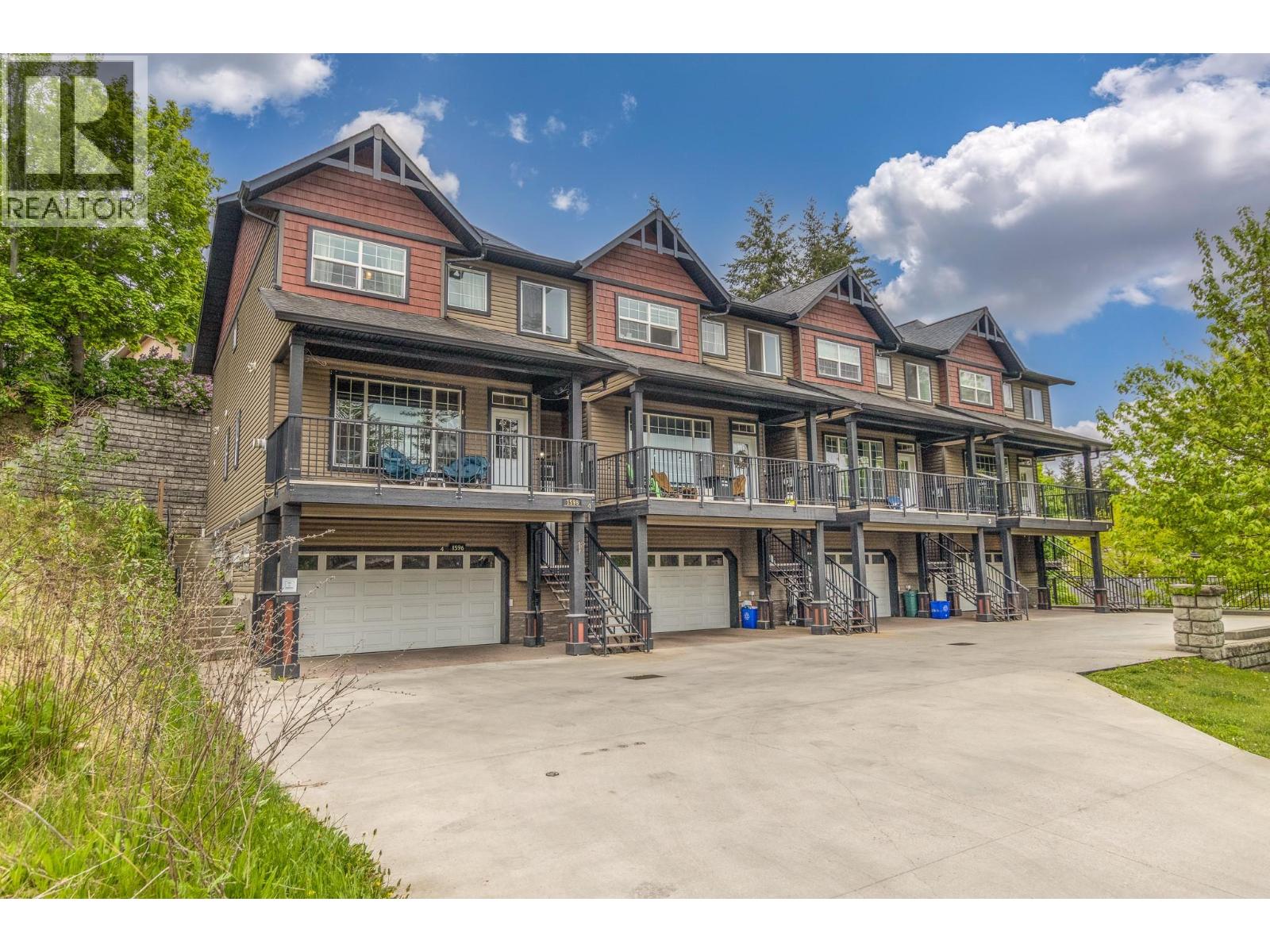 #4 1596 Okanagan Avenue SE - 2