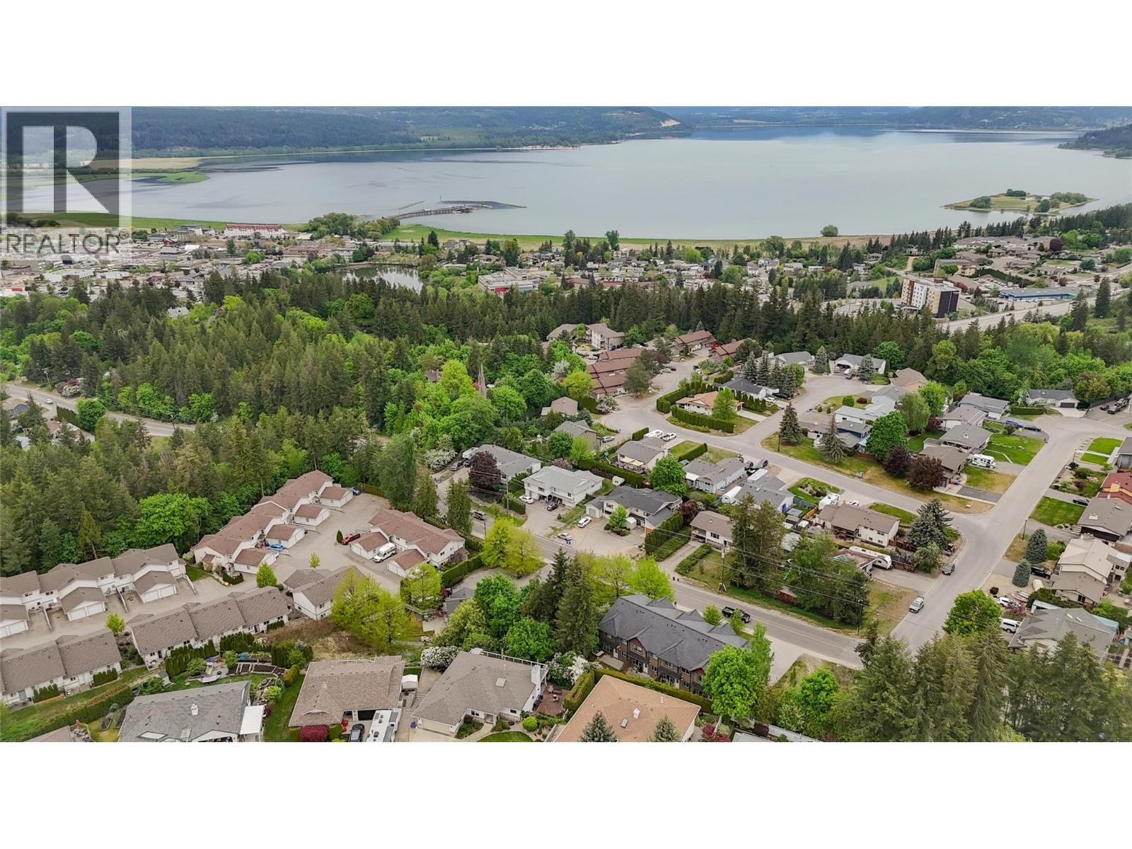 #4 1596 Okanagan Avenue SE - 33