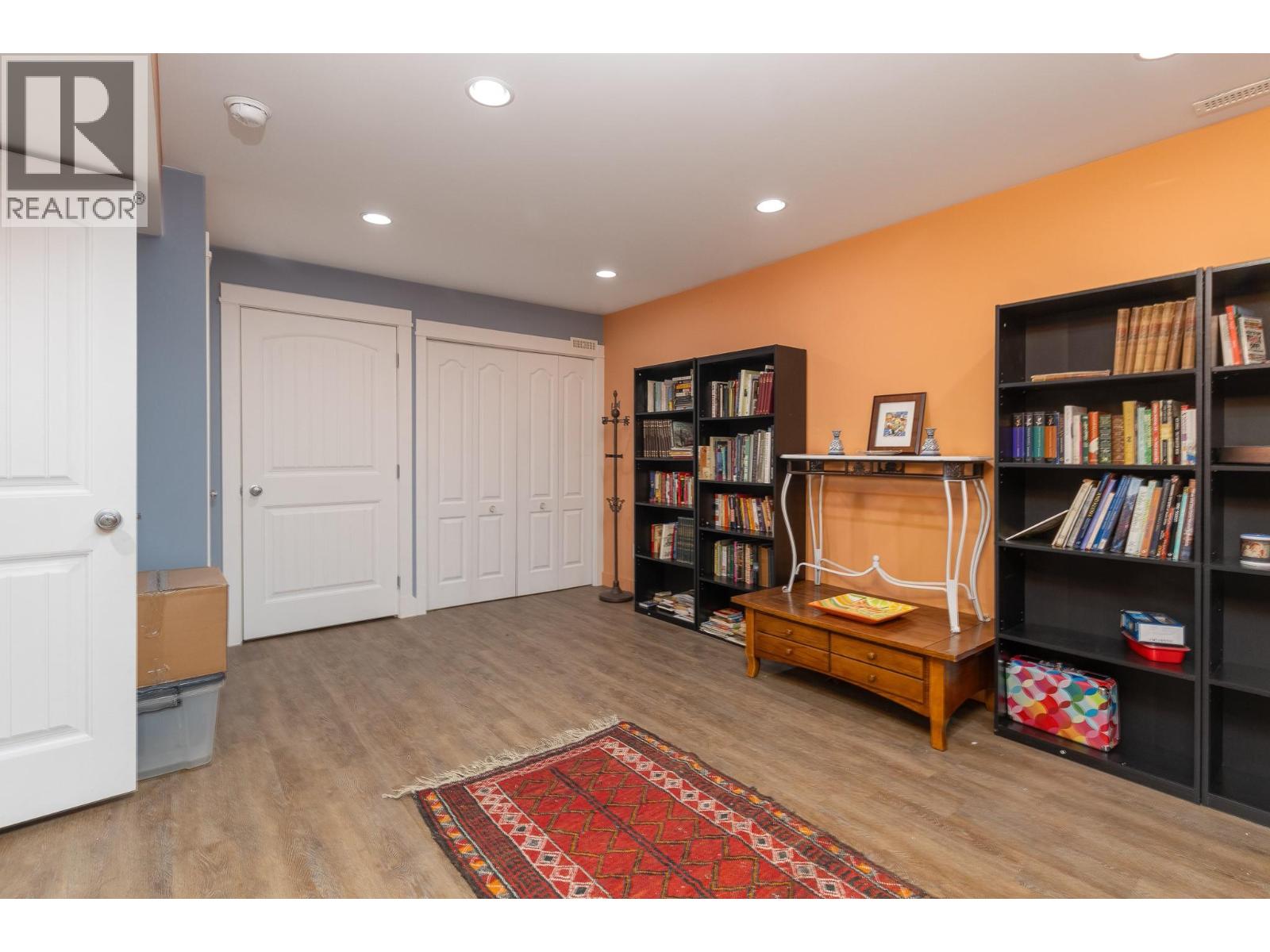 #4 1596 Okanagan Avenue SE - 28